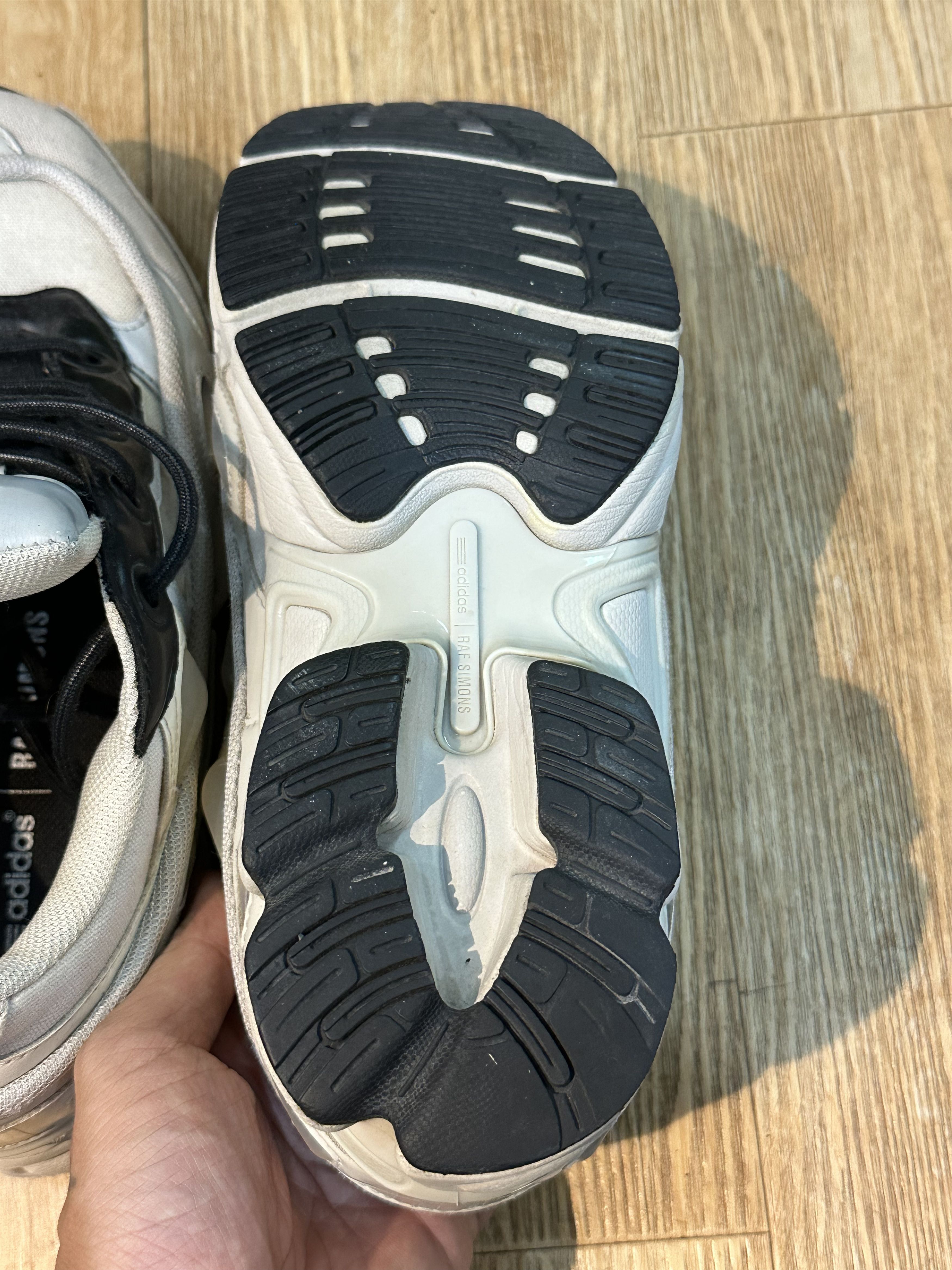 Adidas × Raf Simons raf simons x adidas Ozweego Size US 8.5 / EU 41-42 - 19 Thumbnail