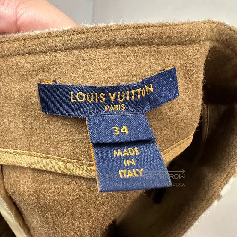 Louis Vuitton Louis Vuitton Full print gold button wool skirt Size 33" - 3 Thumbnail