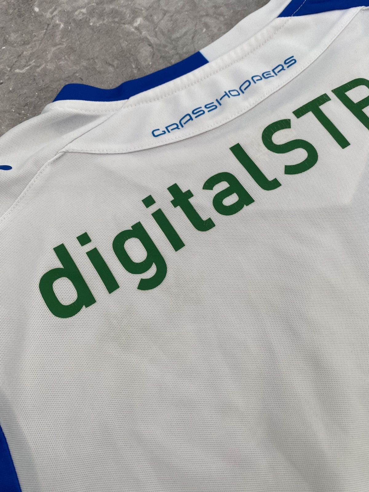 Puma Adidas 2011/2012 Grasshoppers Zurich Home Soccer Jersey Size US L / EU 52-54 / 3 - 15 Thumbnail