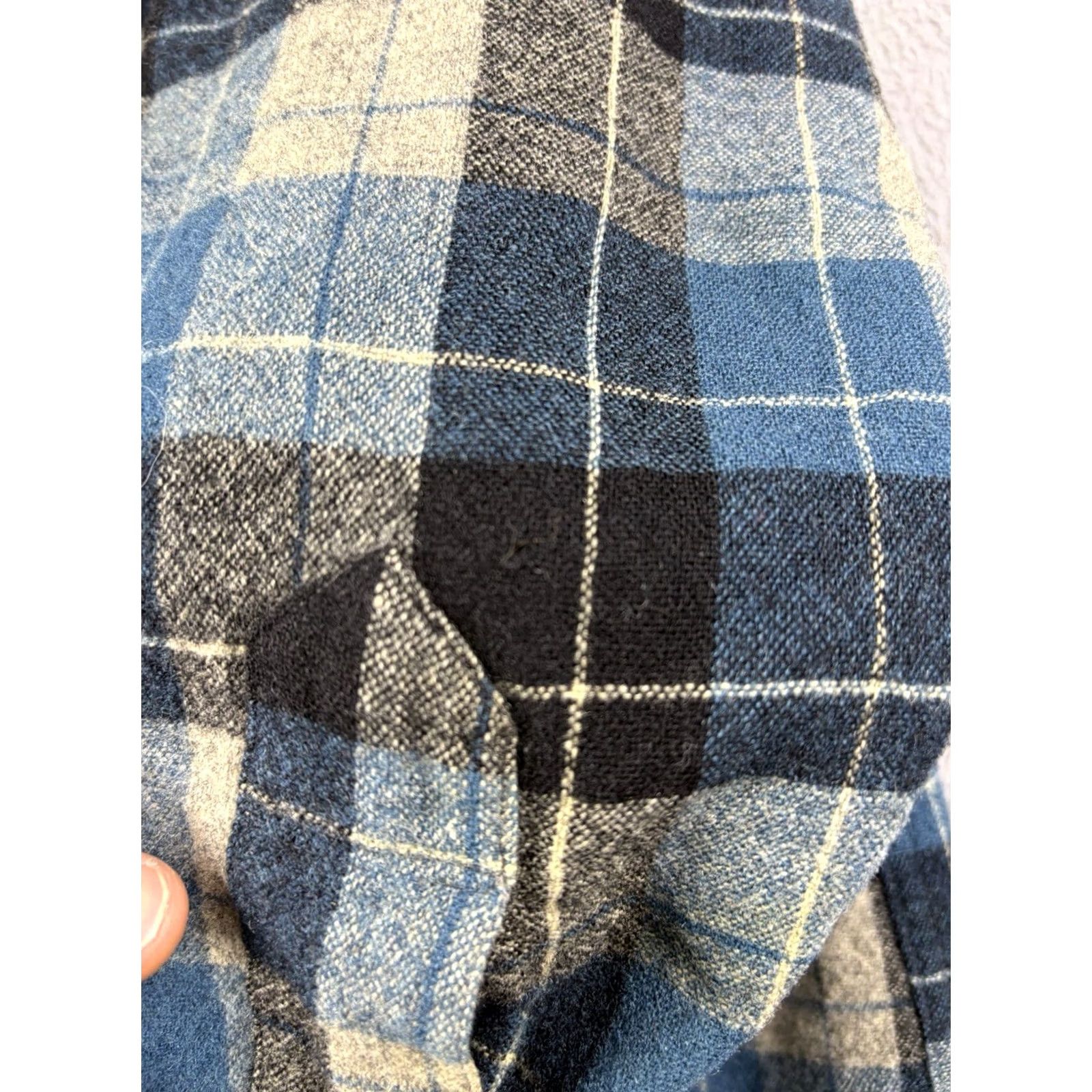 Pendleton VINTAGE Pendleton Board Shirt Blue Plaid 70s Wool Flannel Long Sleeve Button-Up Collared Size M Mens Size US M / EU 48-50 / 2 - 6 Thumbnail