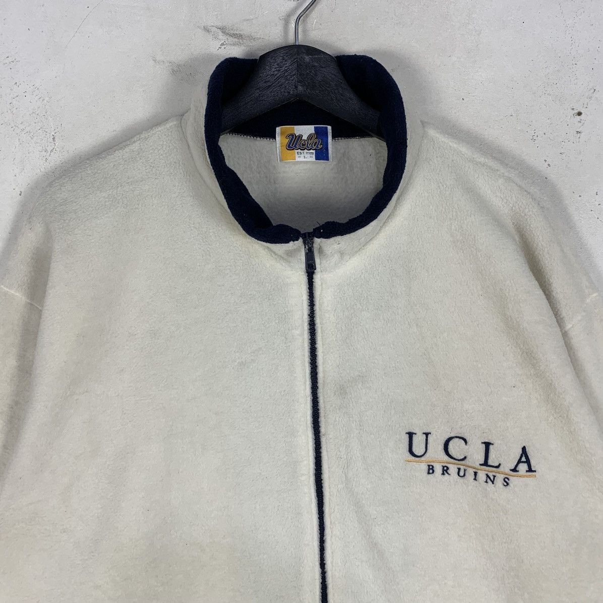Vintage Vintage UCLA BRUIN Apparel SportsWear Outdoor Fleece Jacket Size US L / EU 52-54 / 3 - 3 Thumbnail