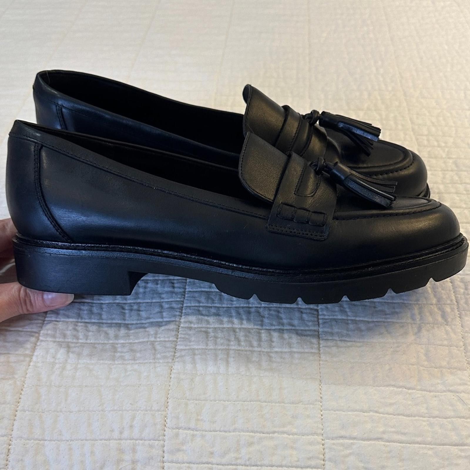 Rockport Leather Loafer sz 10 Black Almond Toe Tassel EUC Lug 1” Heel Size US 10 / IT 40 - 6 Thumbnail