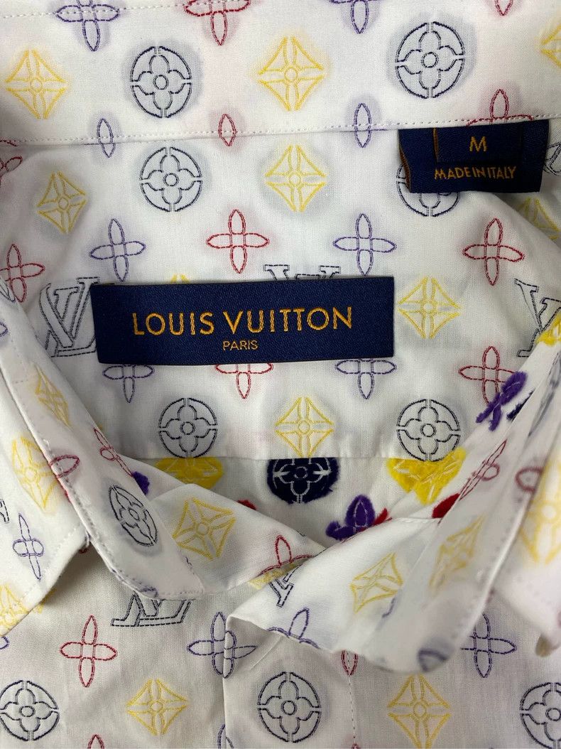 Louis Vuitton Louis Vuitton Full logo short sleeve shirt 2501-Nextarrow Size US M / EU 48-50 / 2 - 3 Thumbnail
