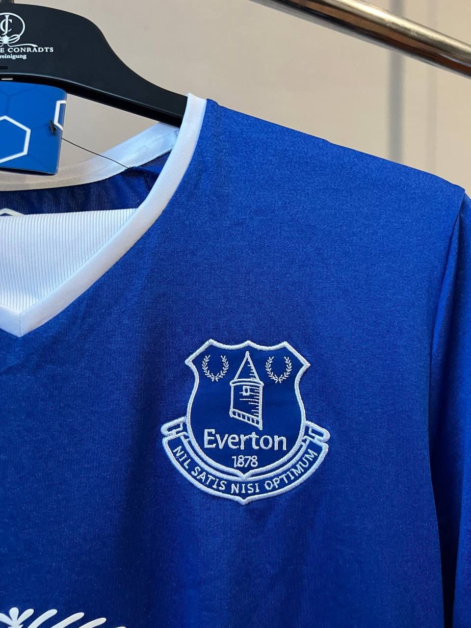 Umbro NEW 2016/17 EVERTON HOME SOCCER JERSEY FOOTBALL SHIRT UMBRO Size US L / EU 52-54 / 3 - 5 Thumbnail