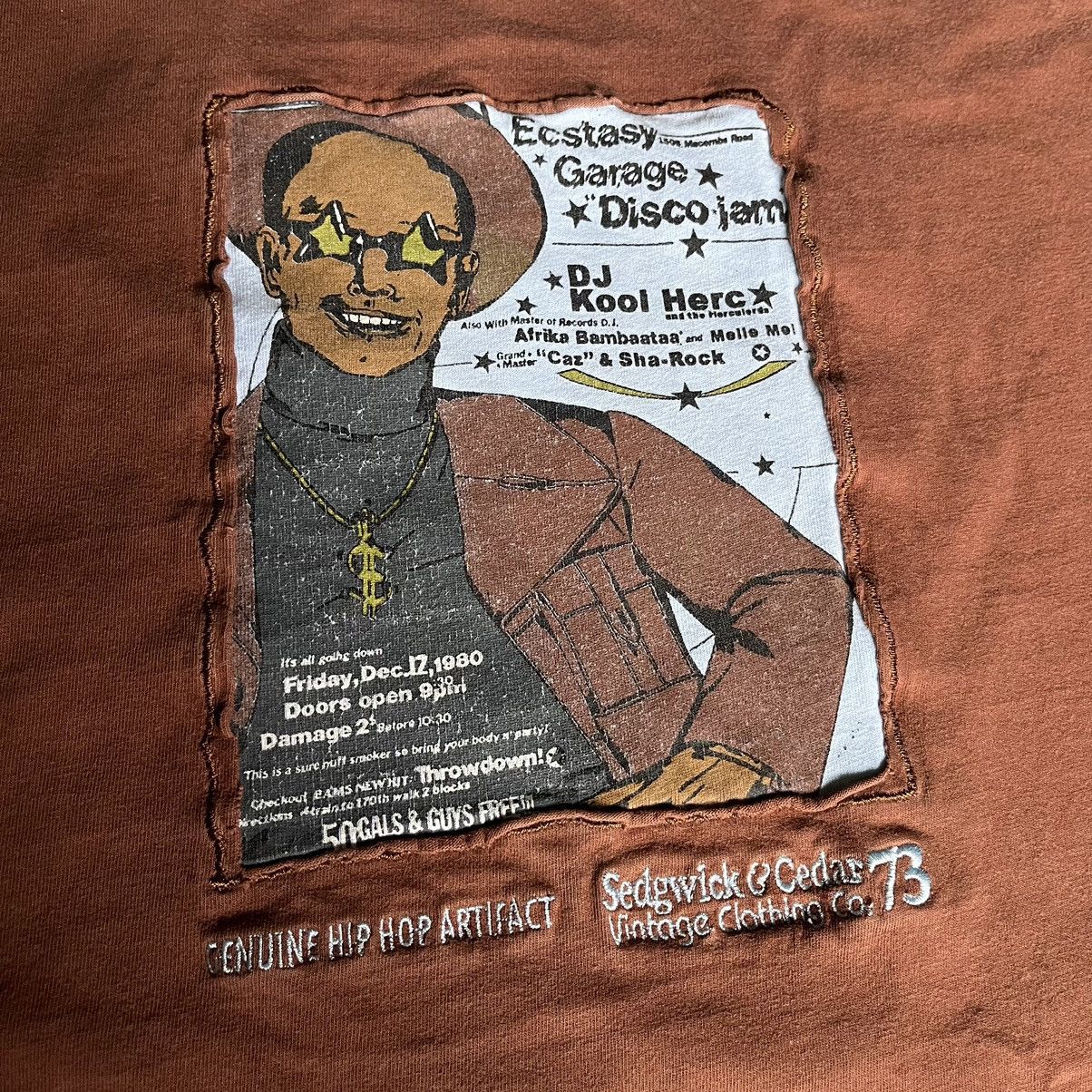 Rap Tees × Vintage Vintage 2000s DJ Kool Herc Sedwig & Cedar Rap Logo Tee Shirt Size US XL / EU 56 / 4 - 2 Thumbnail