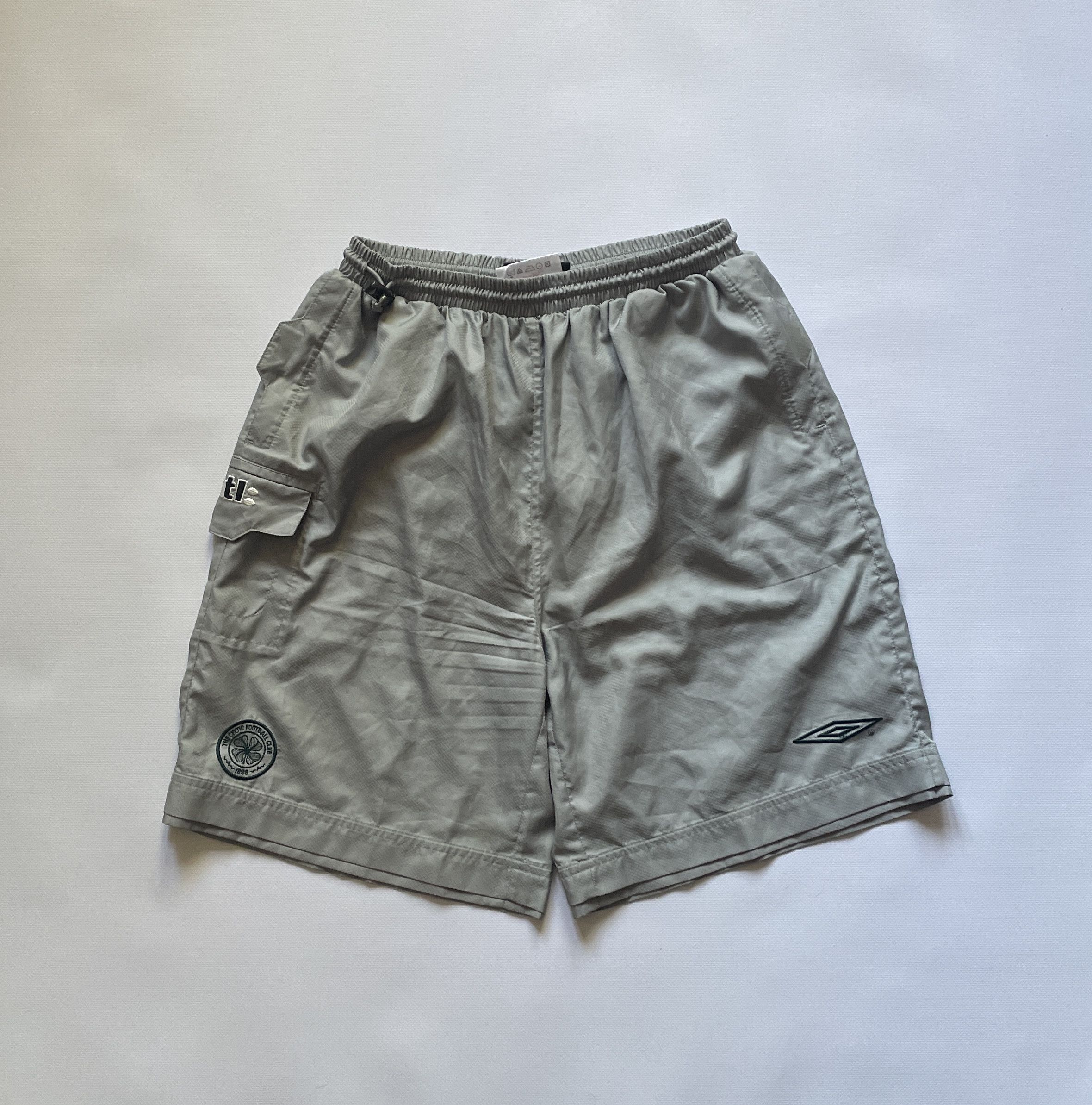 Umbro Vintage Celtic Glasgow Training Football Shorts Soccer Size US 30 / EU 46 - 1 Thumbnail