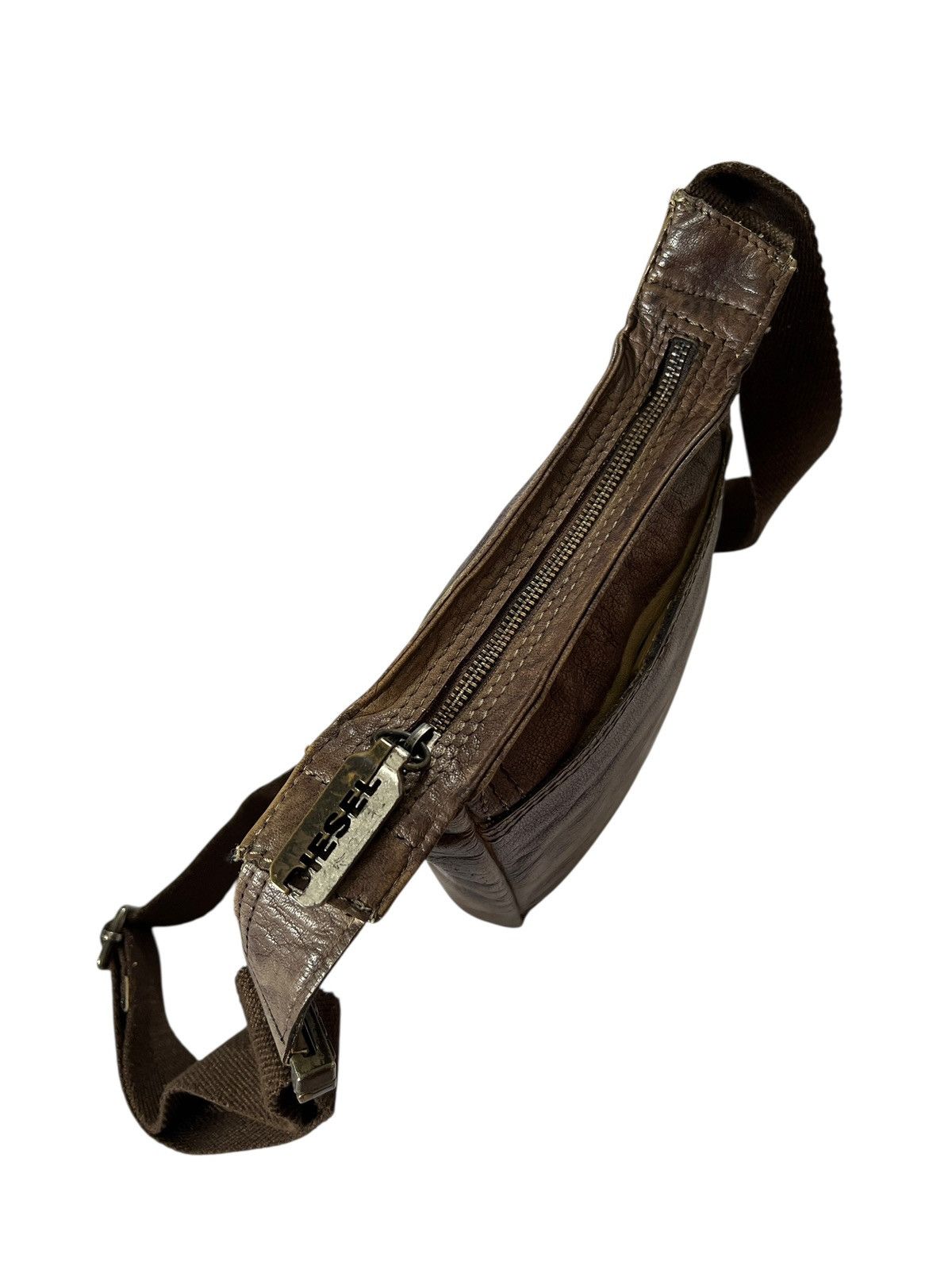 Diesel 2000s Diesel Patina Leather Sling Bag Size ONE SIZE - 11 Thumbnail