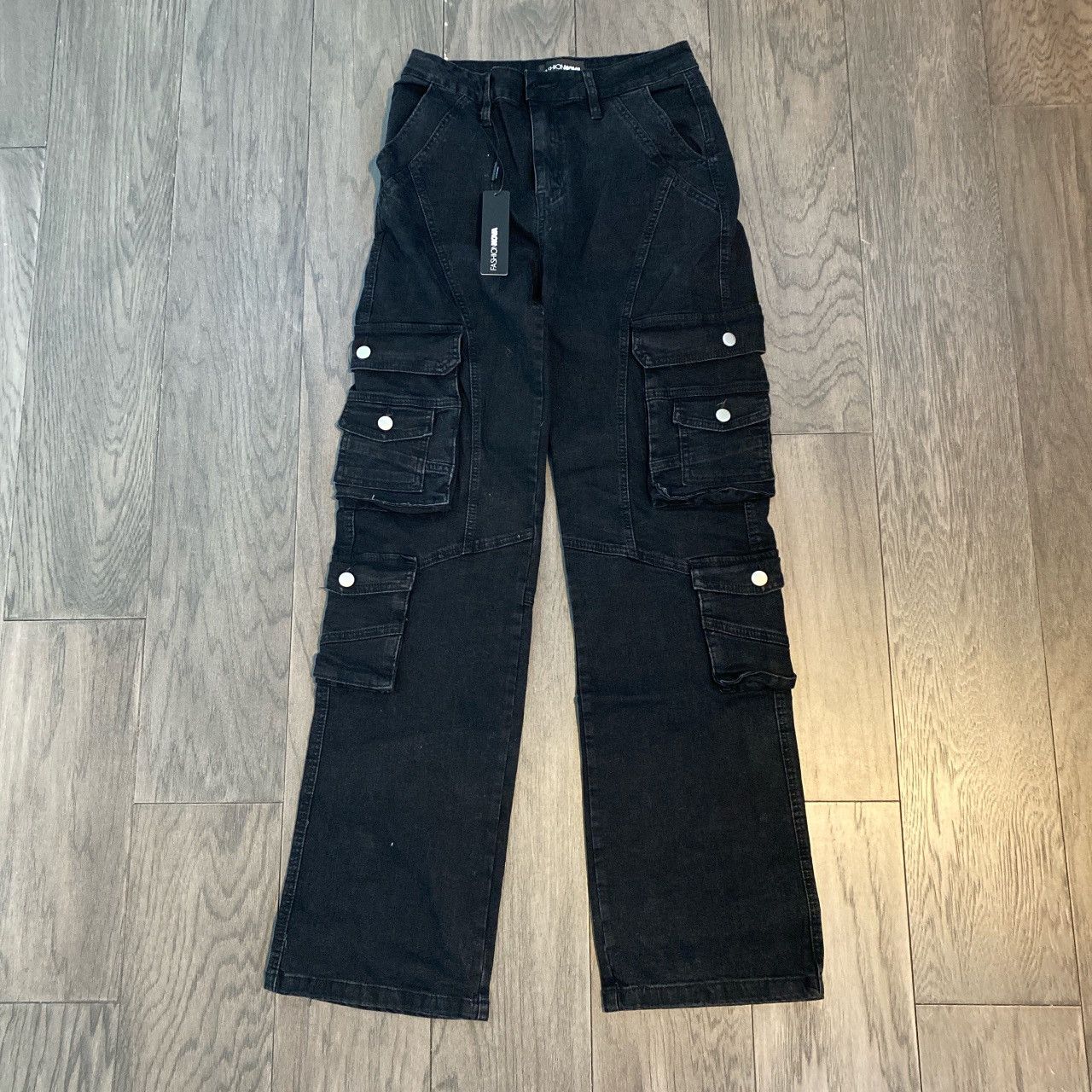 Fashion Nova Fashion Nova Cargo Jeans Size 9 Size 30" / US 8 / IT 44 - 1 Thumbnail