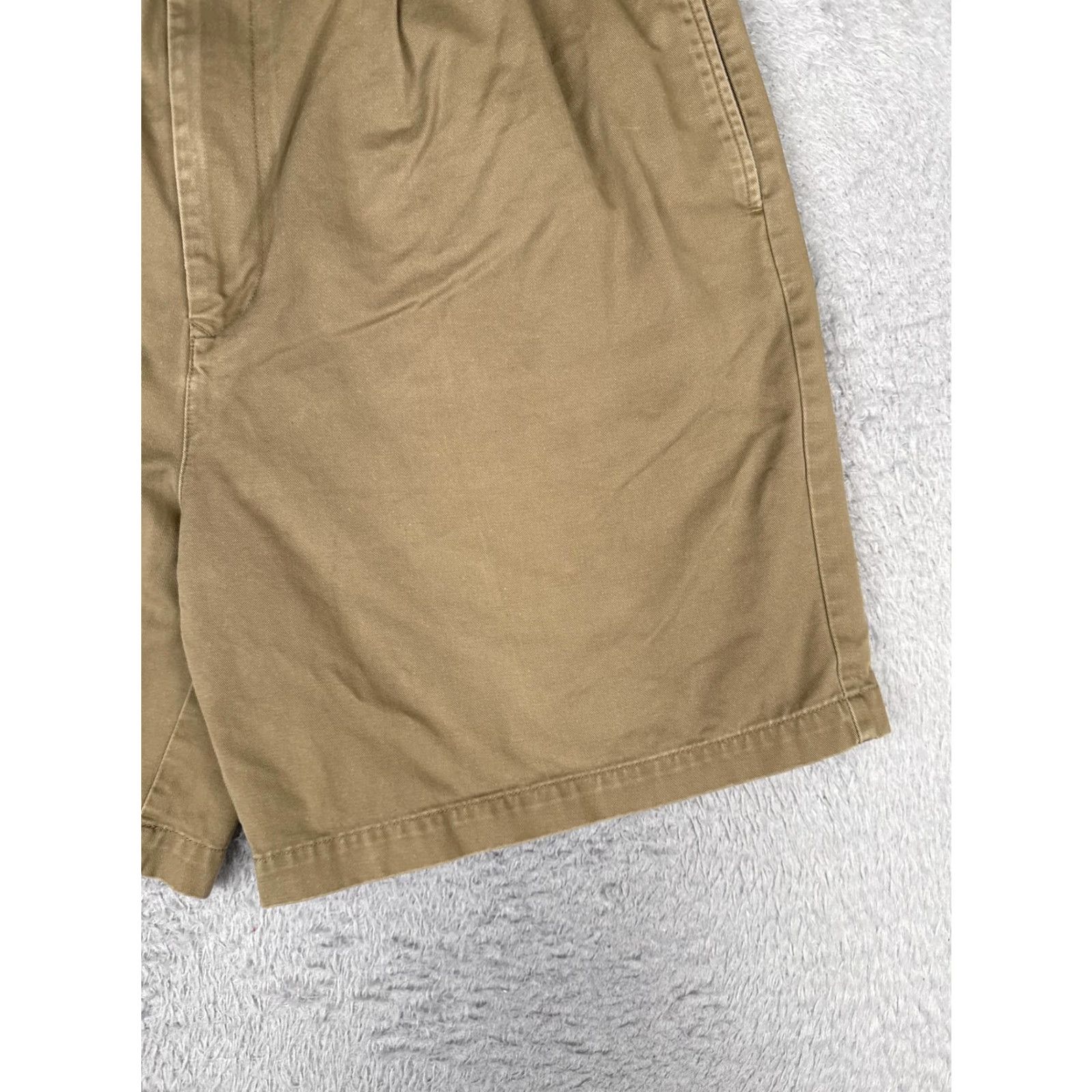 Tommy Hilfiger Tommy Hilfiger Shorts Mens 36 Beige Chino Pleated 8 Inseam Casual Summer Size US 36 / EU 52 - 2 Thumbnail