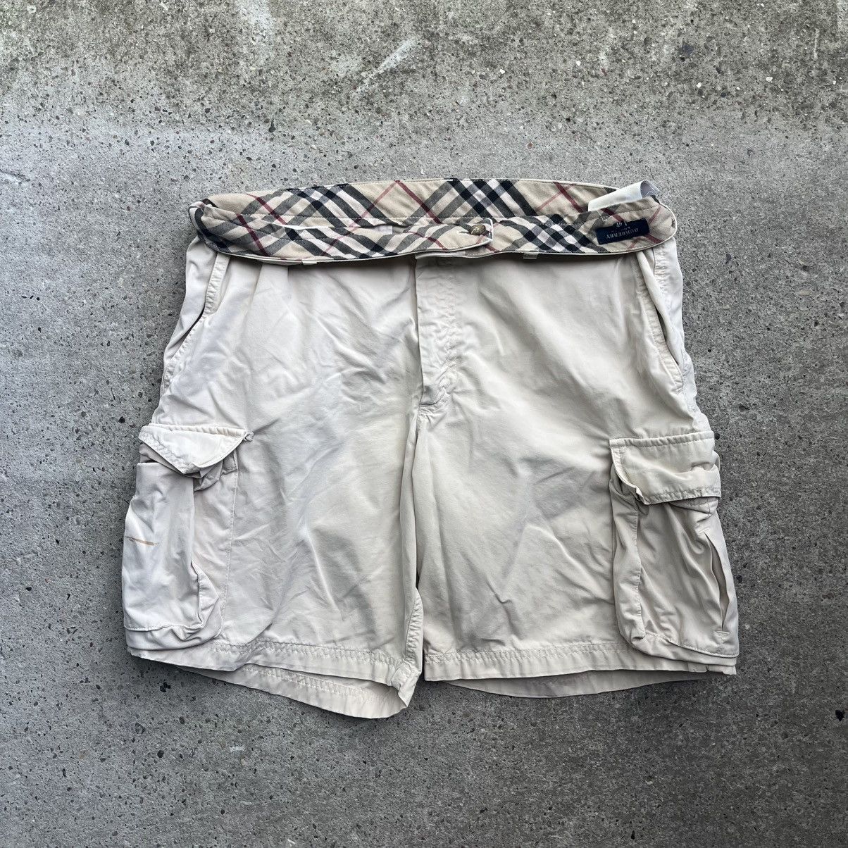 Burberry Burberry beige tech pocket cargo shorts Bermuda vintage Size US 30 / EU 46 - 1 Thumbnail