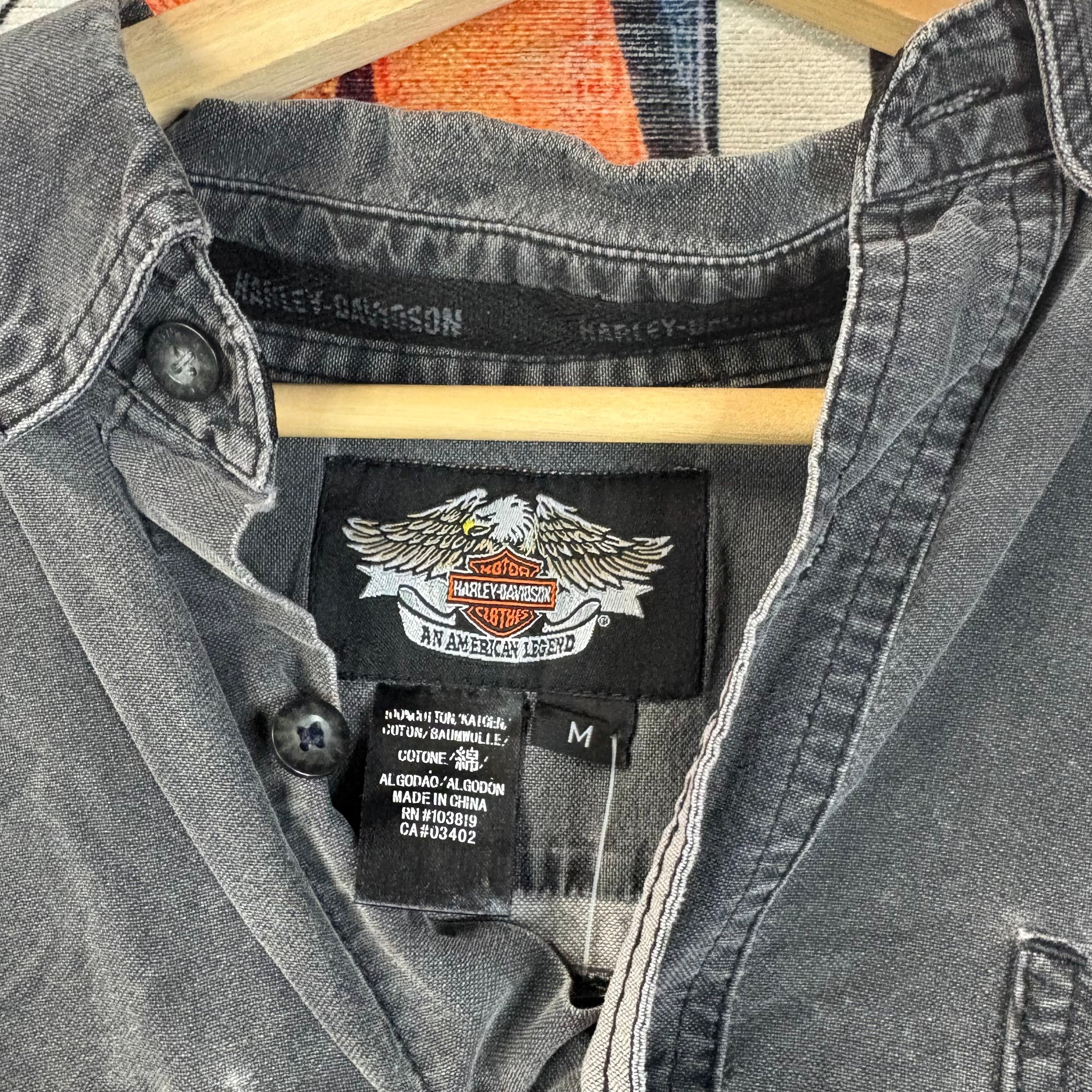 Harley Davidson Y2K Harley Davidson Short Sleeve Skull Denim Shirt Size M Size US M / EU 48-50 / 2 - 2 Thumbnail