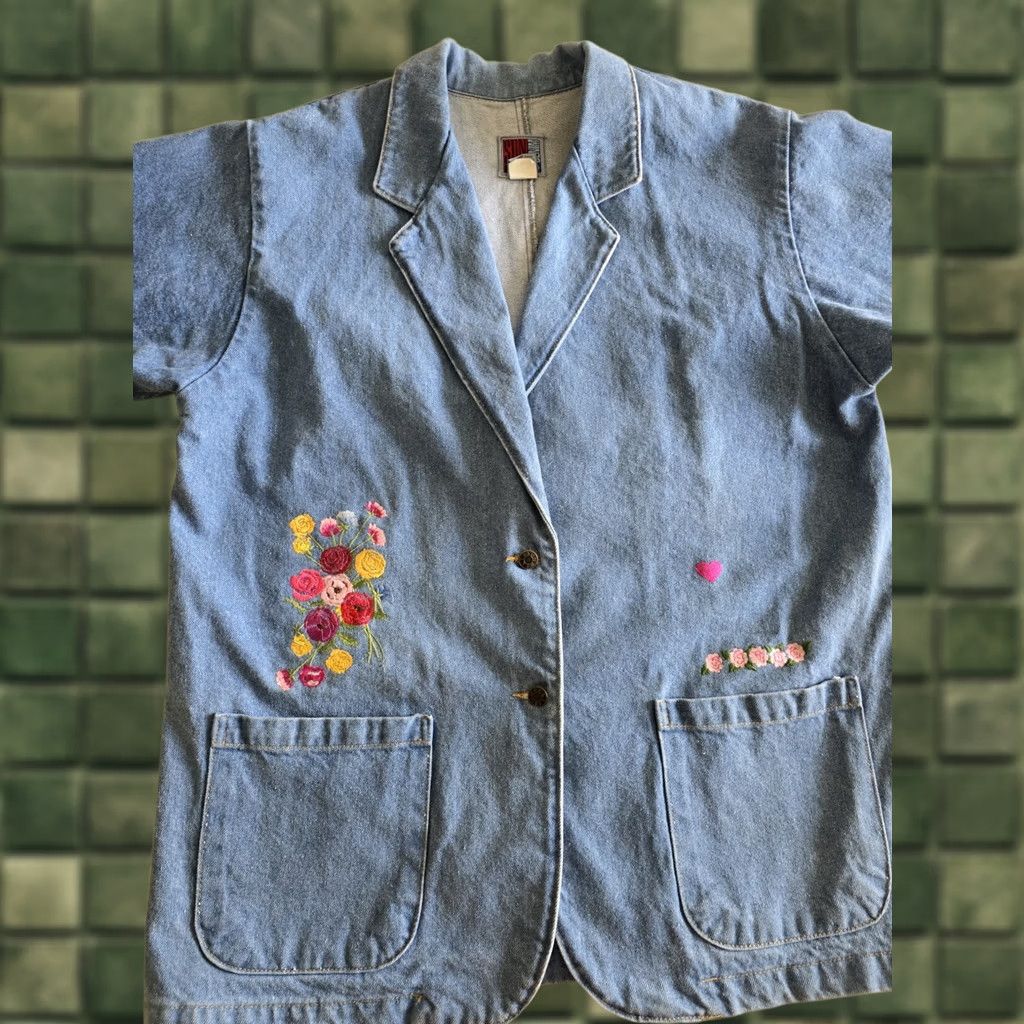 Vintage VINTAGE Sun Belt Denim Jean Jacket Womens Large 80s 90s Floral Heart Embroidered Blue Cotton Demin Size 36" / US 14 / IT 50 - 1 Thumbnail