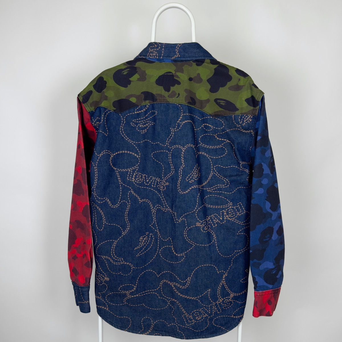 Bape × Levi's Bape x Levi’s Camo Trucker Jacket Multicolor 2021 Size US L / EU 52-54 / 3 - 5 Thumbnail