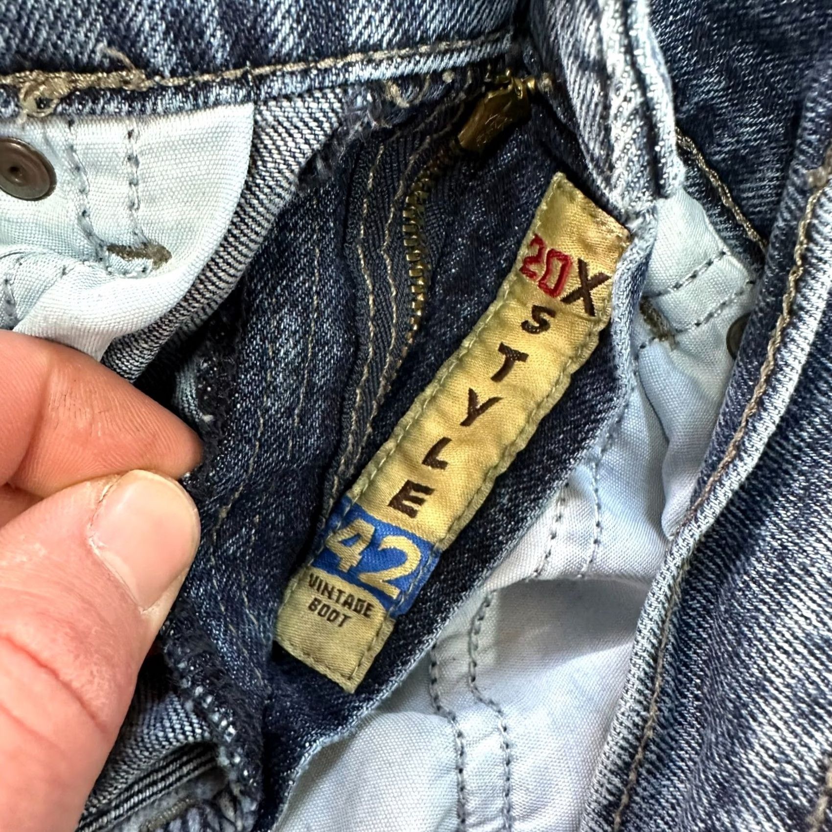 Wrangler VINTAGE Wrangler 20X Jeans Men 29x32 Cowboy Bootcut Denim Blue 5-Pocket W Logo Mens Size US 29 - 6 Thumbnail