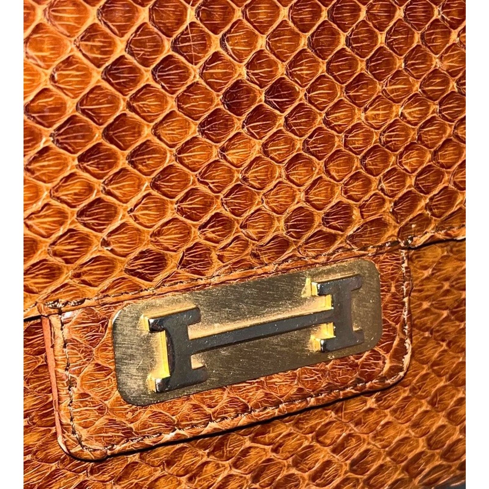 Bergdorf Goodman Bergdorf Goodman Snakeskin Leather Shoulder Bag Gold Chain Size ONE SIZE - 8 Thumbnail
