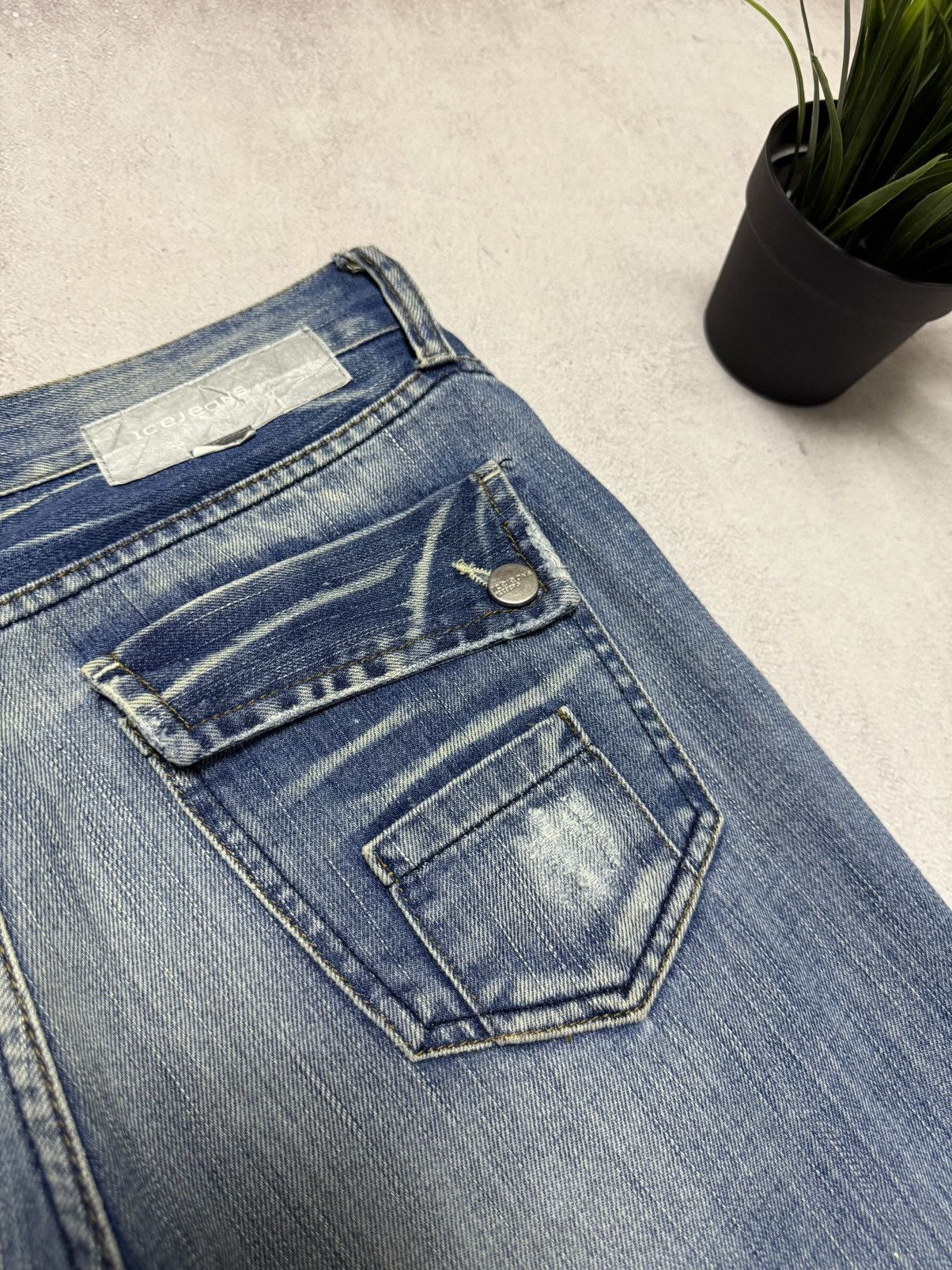 Iceberg × Japanese Brand Vintage Iceberg Jeans Denim Pants Distressed Washed Straight Size US 32 / EU 48 - 10 Thumbnail
