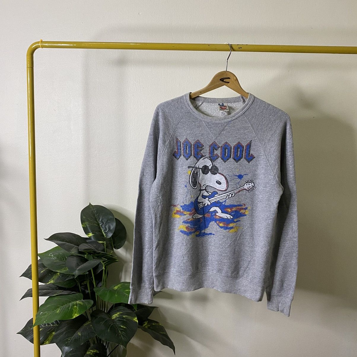 Peanuts Vintage 2000s Snoppy Rock ACDC Style Sweatshirt Size US S / EU 44-46 / 1 - 1 Thumbnail