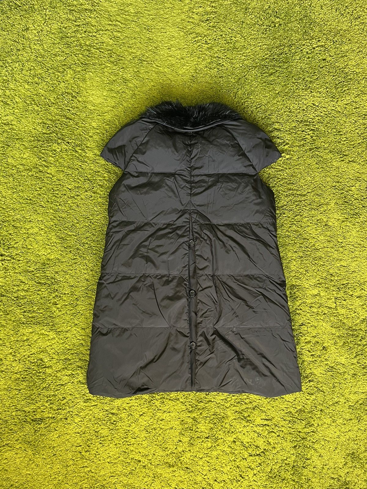 Prada Prada avant Garde down puffer vest with fur collar Size M / US 6-8 / IT 42-44 - 3 Thumbnail