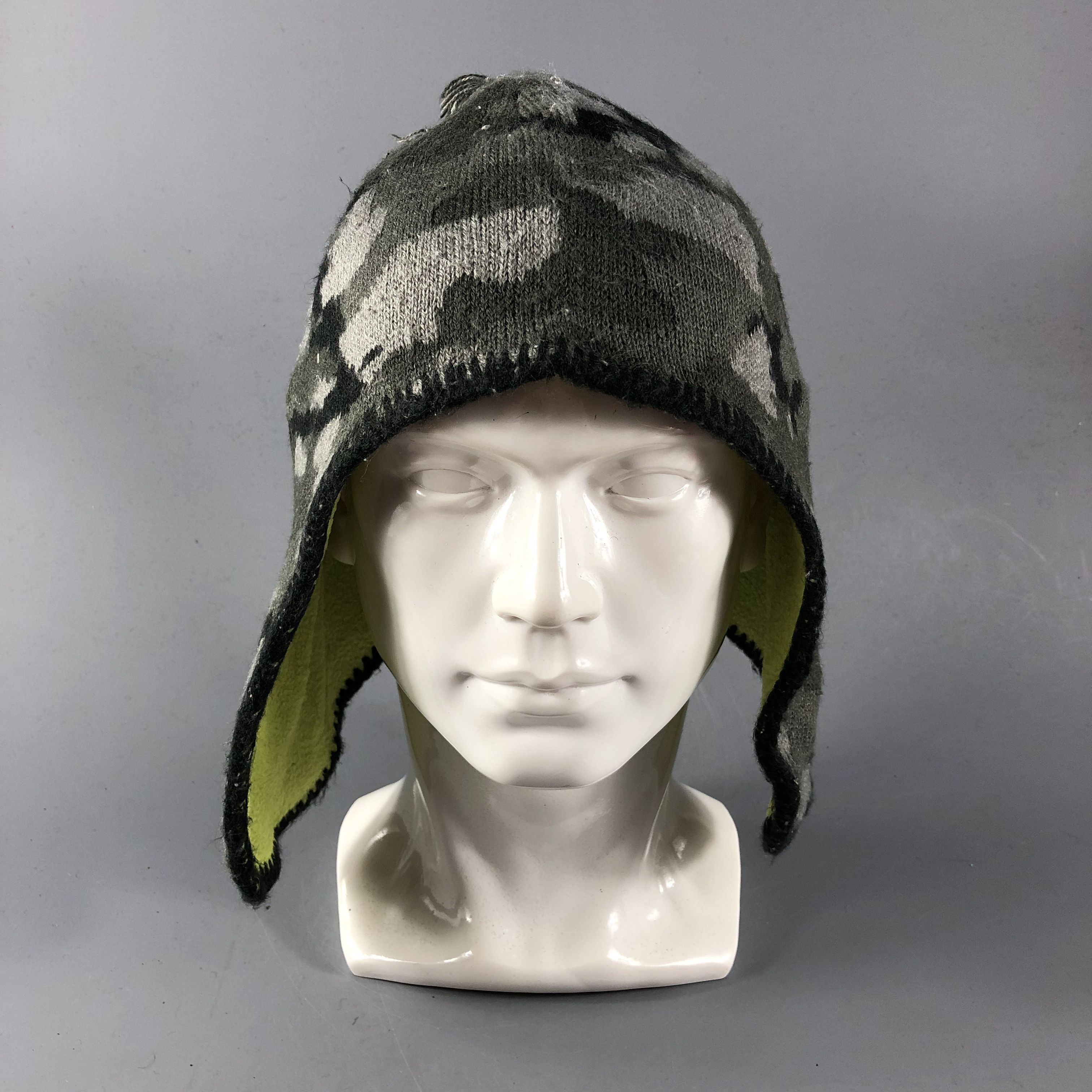 image of Gap Kids Camouflage Earflap Beanie Snowcap Snow Hat B664