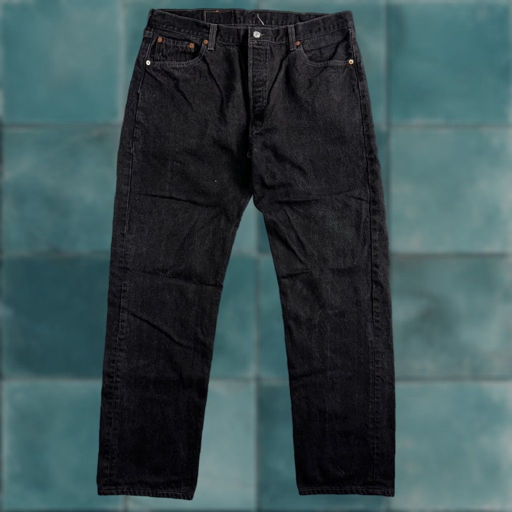 Levi's VINTAGE Levi's 501 Jeans Men Adult Regular Fit Straight Leg Dark Wash Black 90s USA 40x34 Size US 40 / EU 56 - 1 Thumbnail