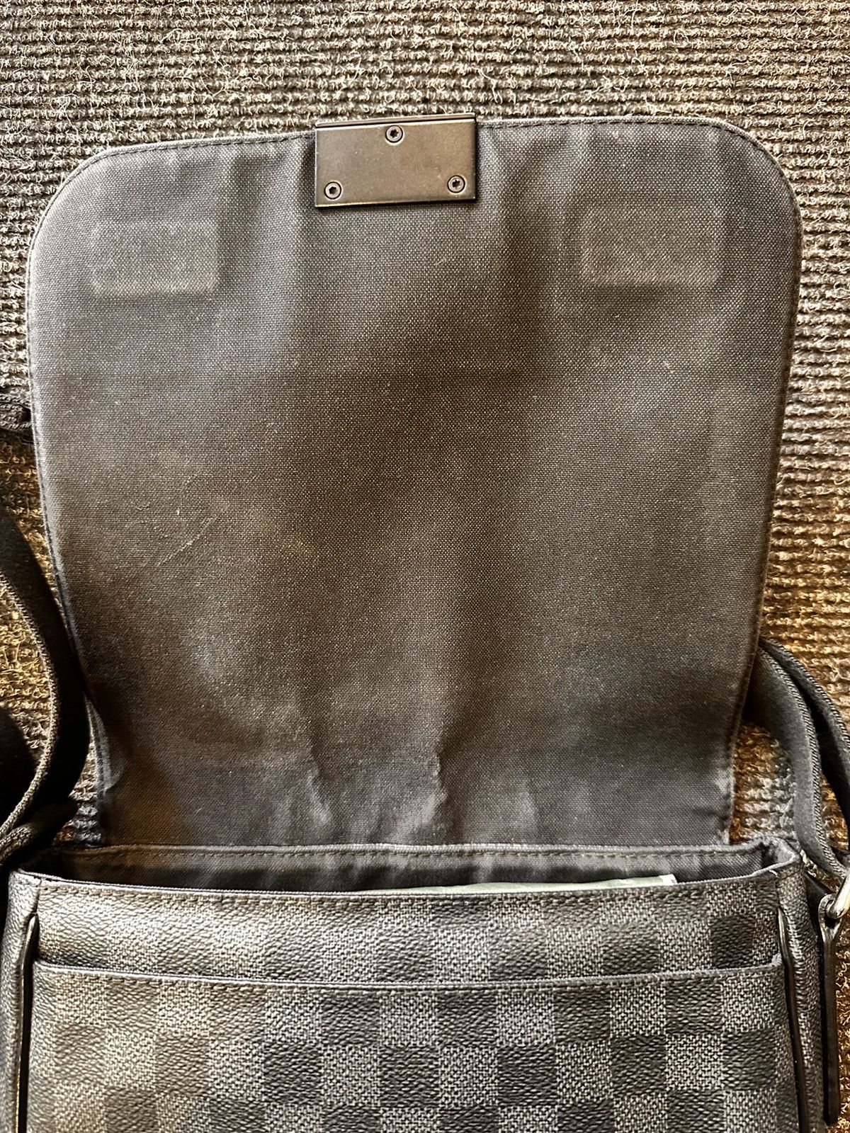 Louis Vuitton Louis Vuitton Damier Graphite Canvas District PM Bag Size ONE SIZE - 6 Thumbnail