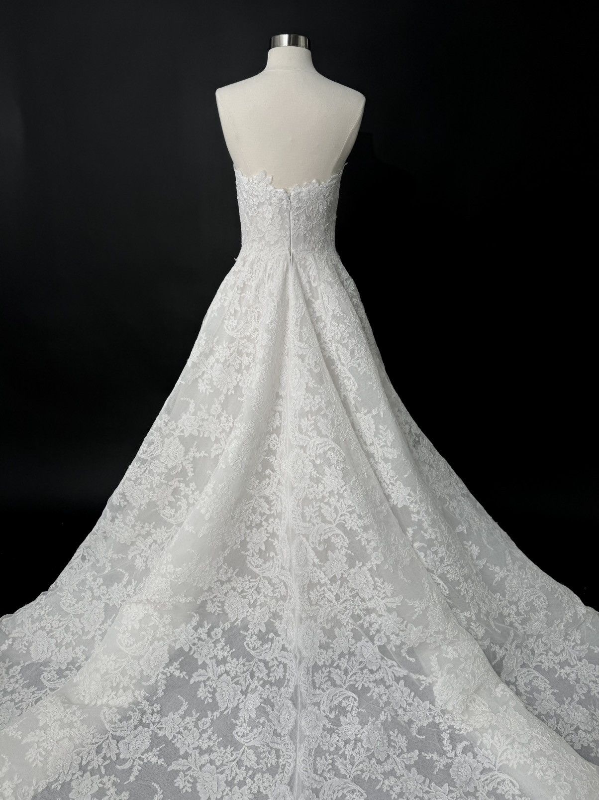 Other Preloved US 6 Anna Augusta French corded lace Bridal Gown Size M / US 6-8 / IT 42-44 - 7 Thumbnail