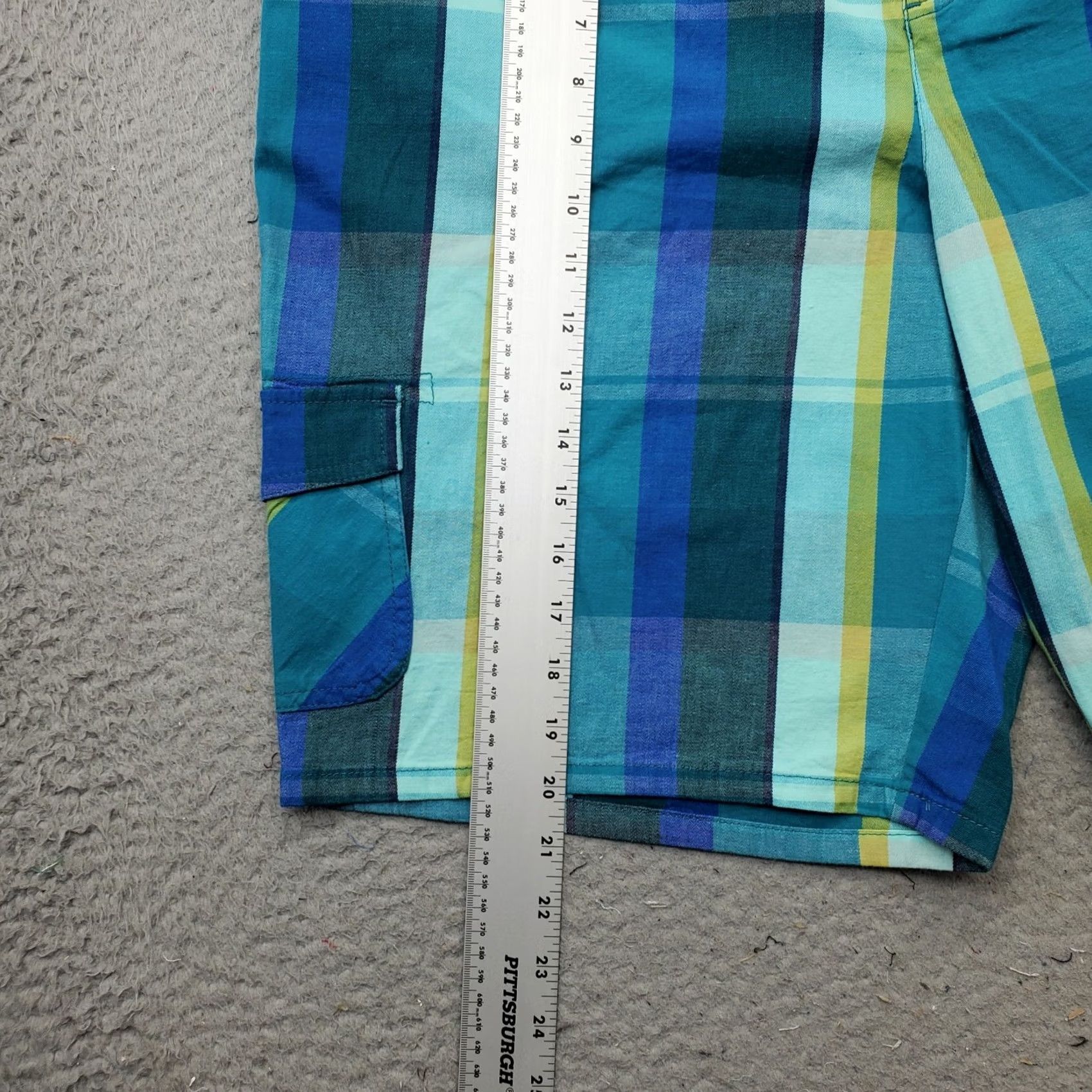 Croft & Barrow Croft & Barrow Chino Shorts Women 18 Multicolor Plaid Comfort Stretch Hook & Eye Size 40" / US 18 - 4 Thumbnail
