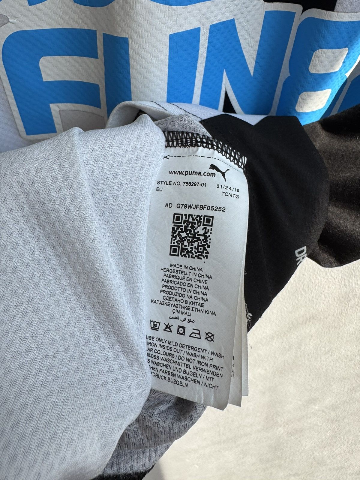 Puma NEWCASTLE UNITED 2019 2020 HOME FOOTBALL SHIRT SOCCER JERSEY Size US L / EU 52-54 / 3 - 13 Thumbnail