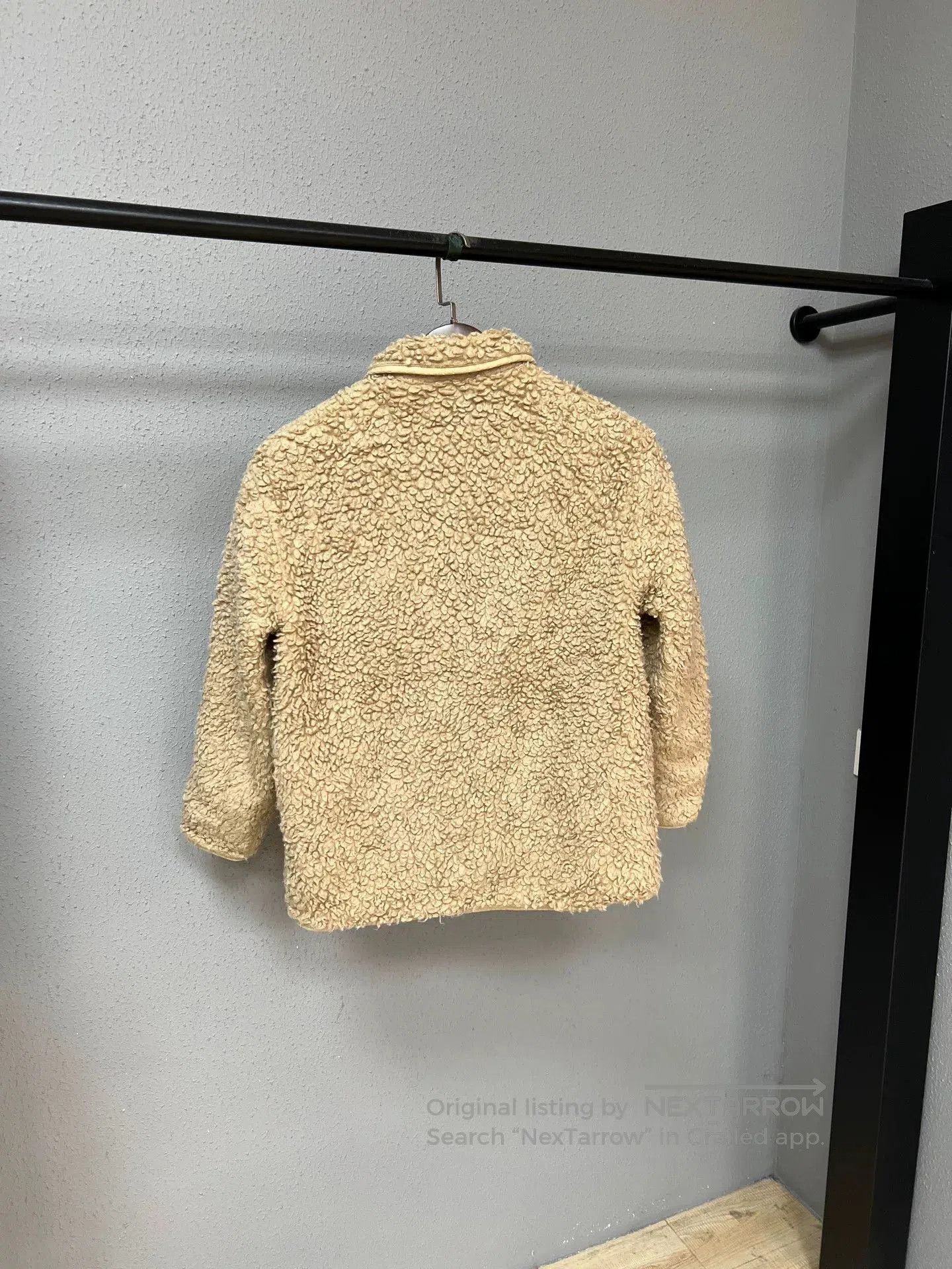Burberry burberry shearling teddy jacket size uk2. Size XS / US 0-2 / IT 36-38 - 2 Thumbnail
