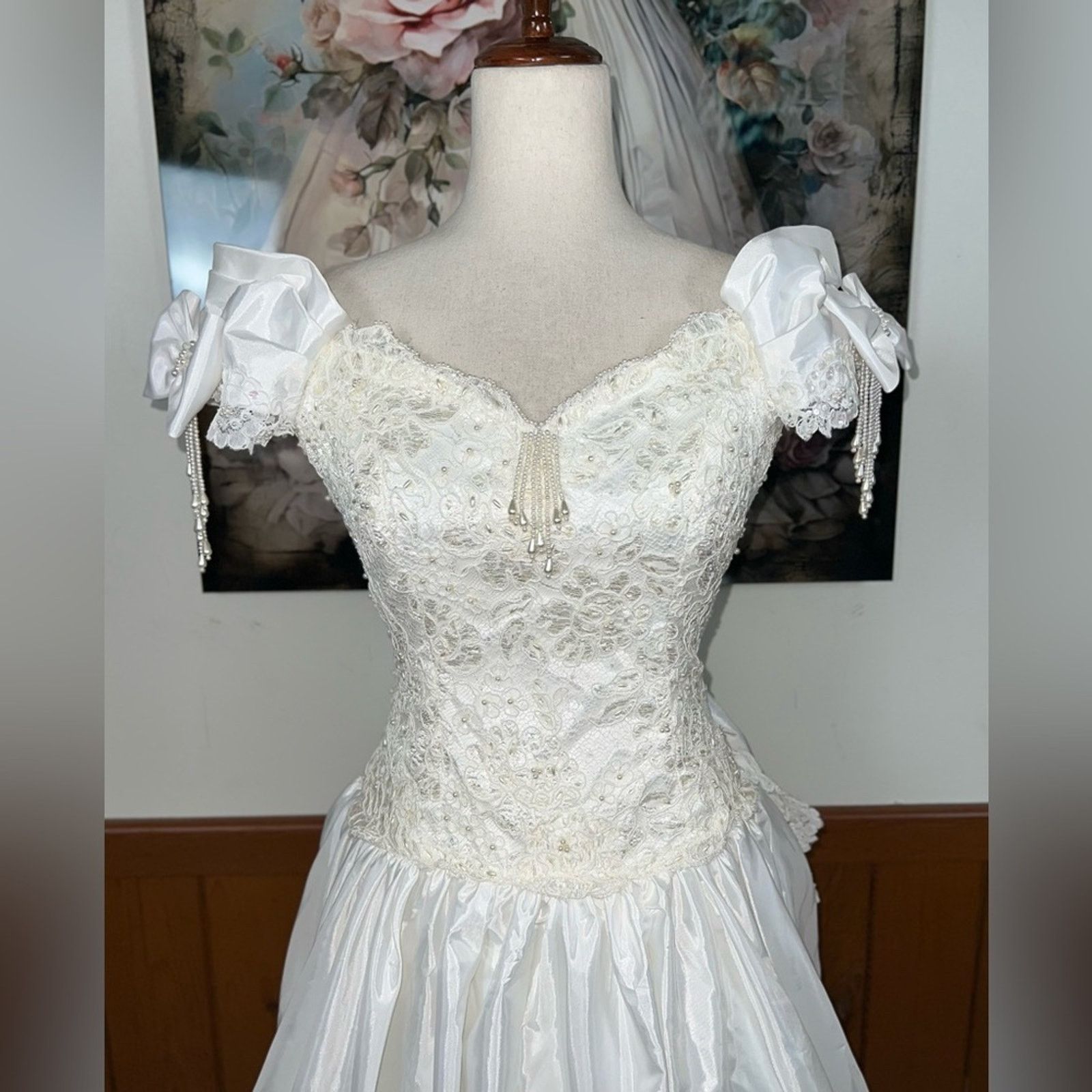 Vintage Gorgeous Vintage 1980s Taffeta Wedding Gown! Size M / US 6-8 / IT 42-44 - 3 Thumbnail