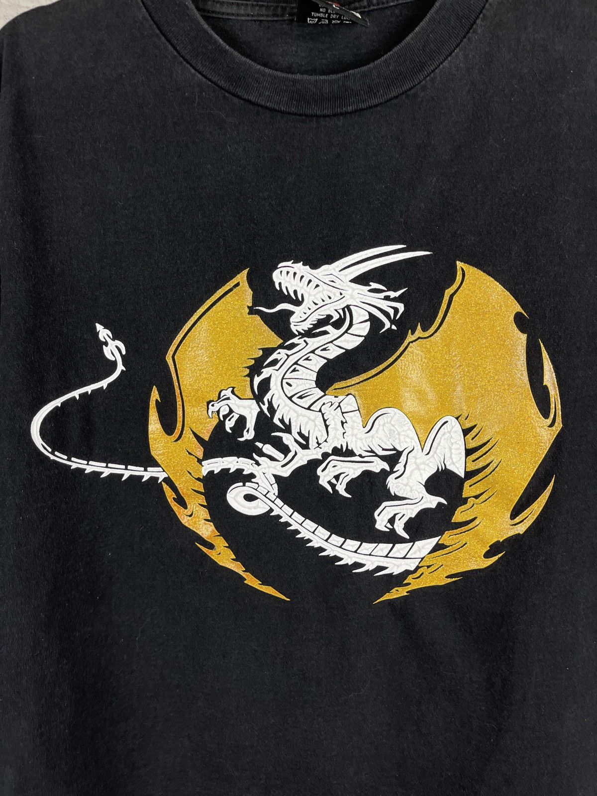 Japanese Brand Vintage 90s y2k Japanese dragon in the dark band tee shirt Size US L / EU 52-54 / 3 - 5 Thumbnail
