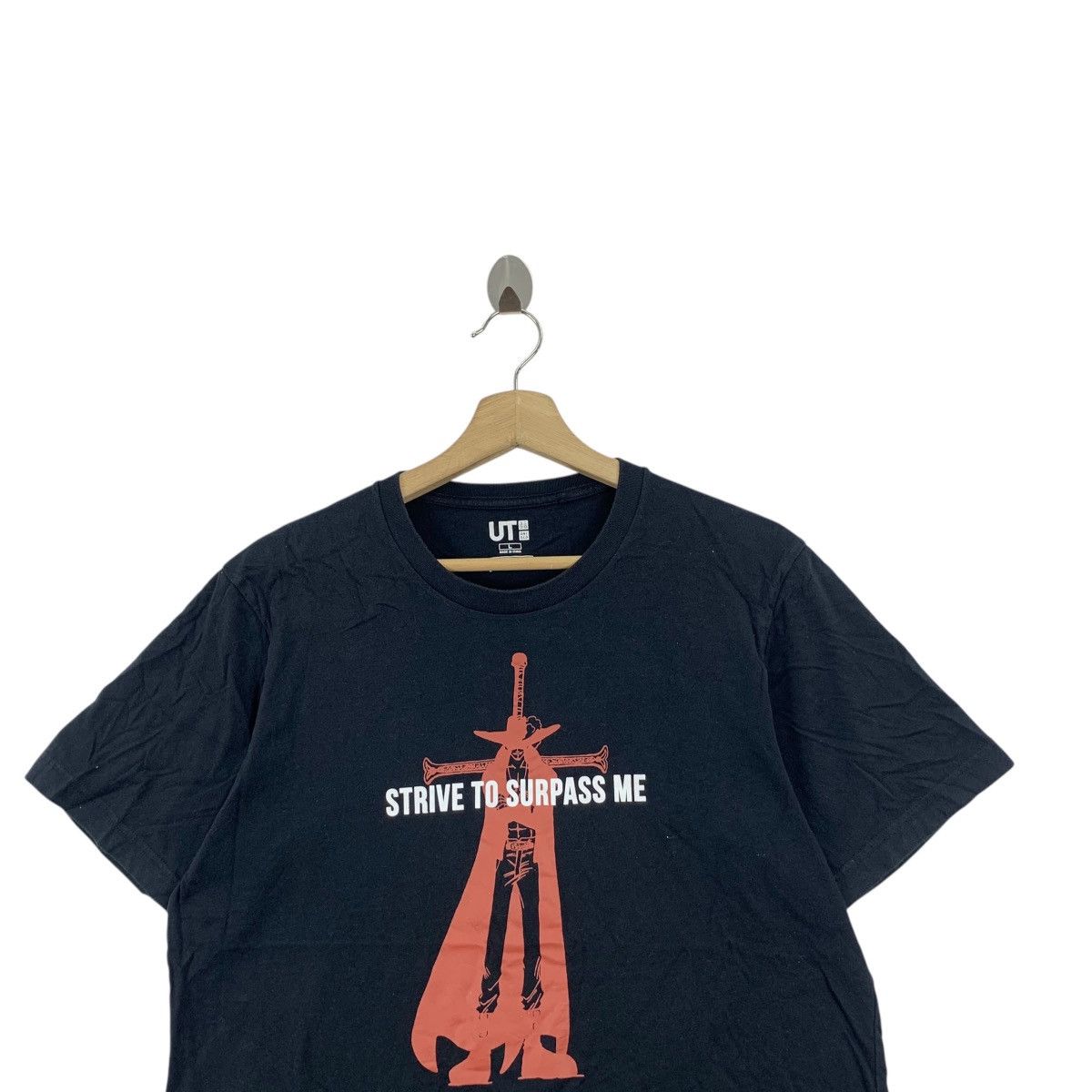 One Piece × Uniqlo ONE PIECE x UNIQLO Dracule Mihawk Pirates Zoro Tee Shirt Size US L / EU 52-54 / 3 - 2 Thumbnail