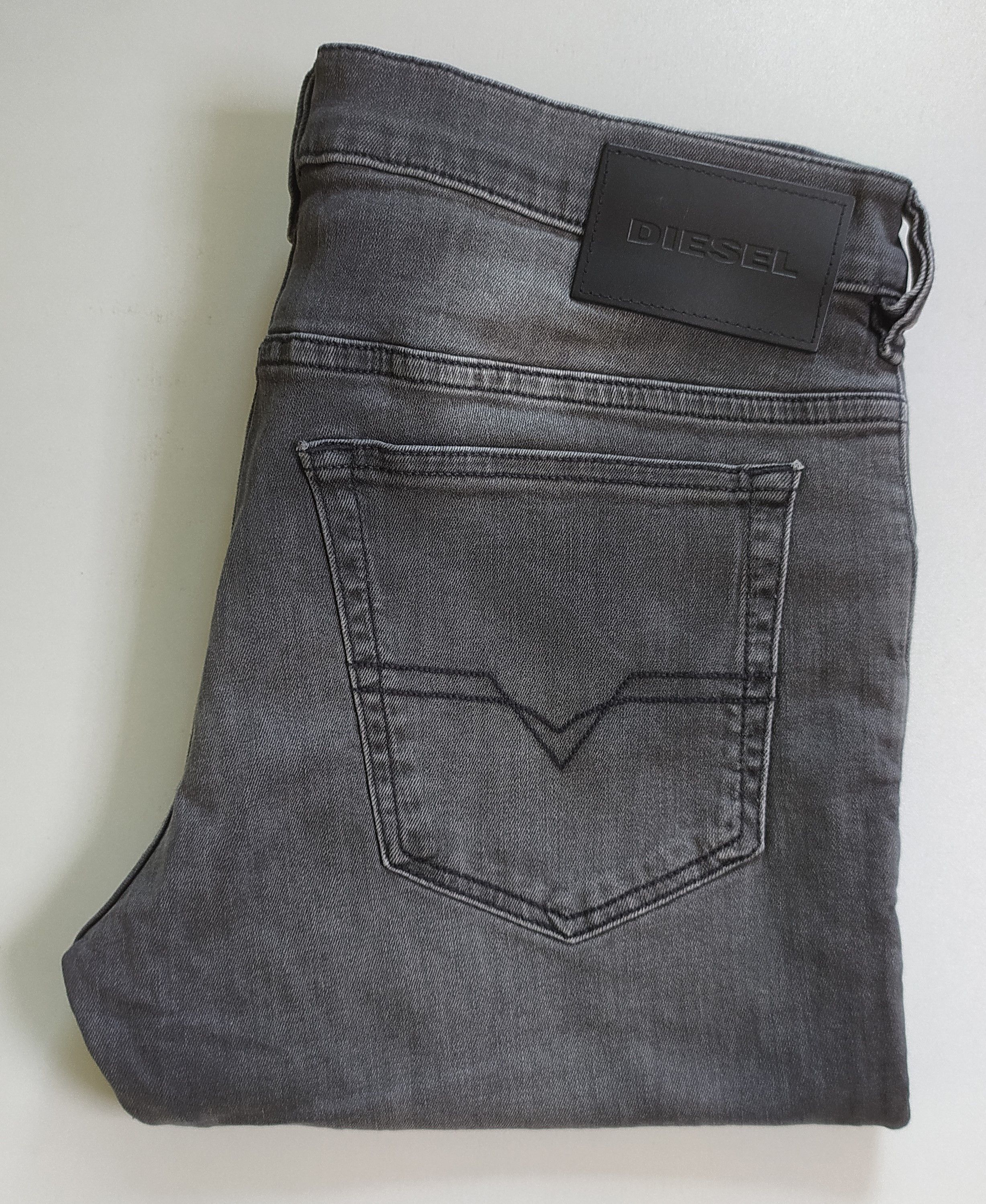 Diesel Diesel D-YENNOX-0GDAQ Men's Jeans Free Shipping T/ 9825 Size US 32 / EU 48 - 1 Thumbnail