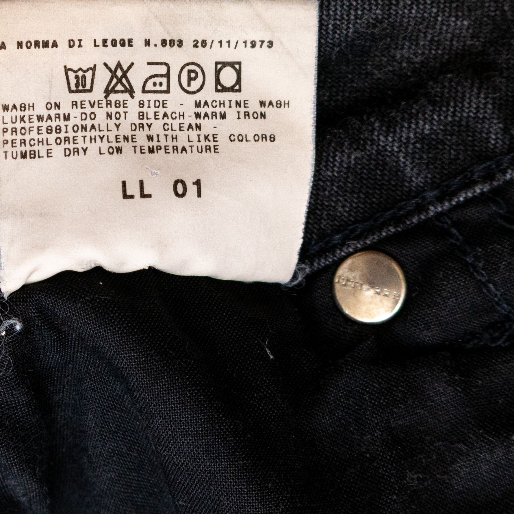 Versace 90s Versace Jeans Couture Black Wash Denim Jeans – Size 36 Size US 36 / EU 52 - 9 Thumbnail
