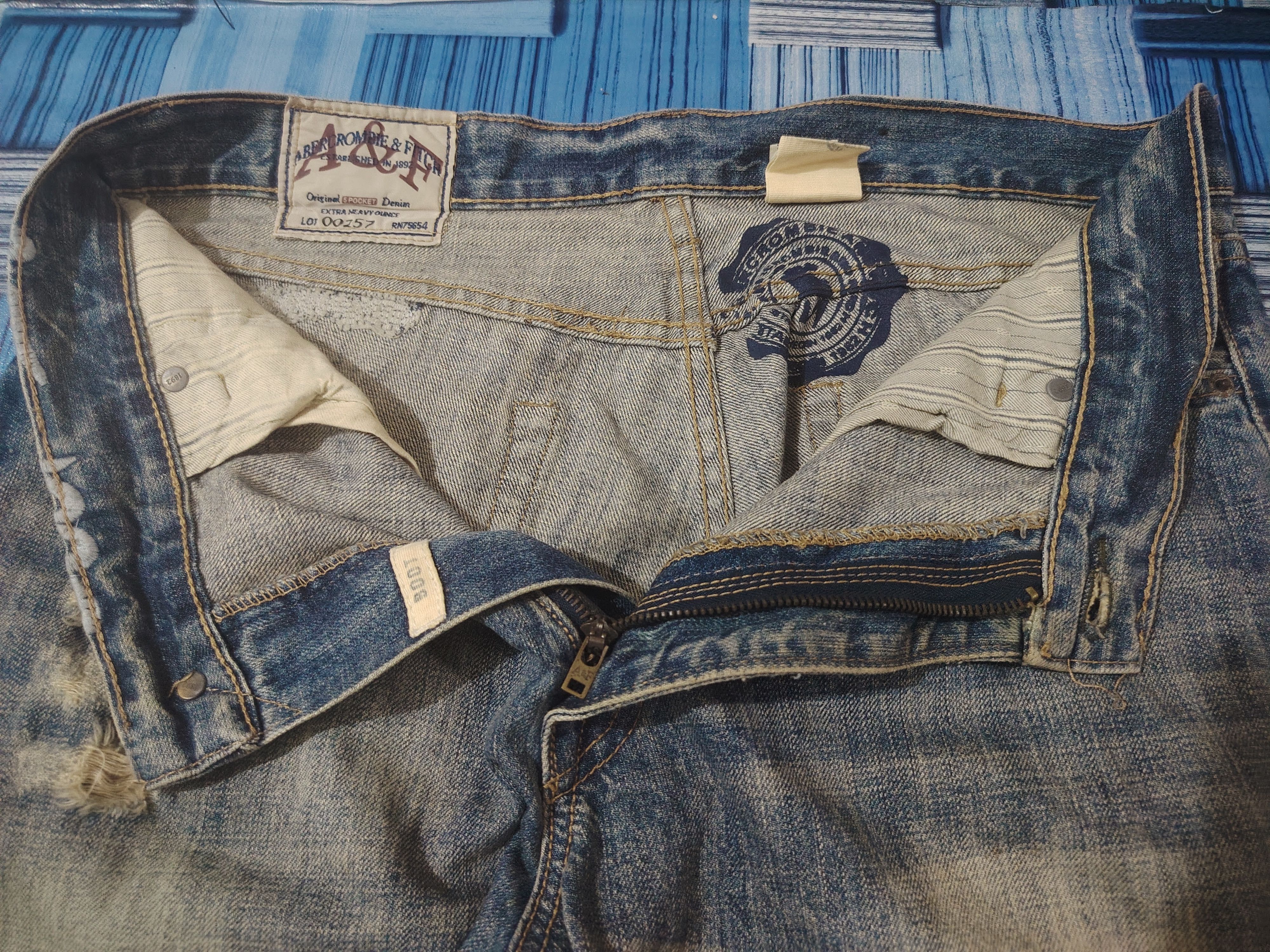 Abercrombie & Fitch Japanese A&F Baggy Flared Jeans Distressed Denim Size US 35 - 9 Thumbnail