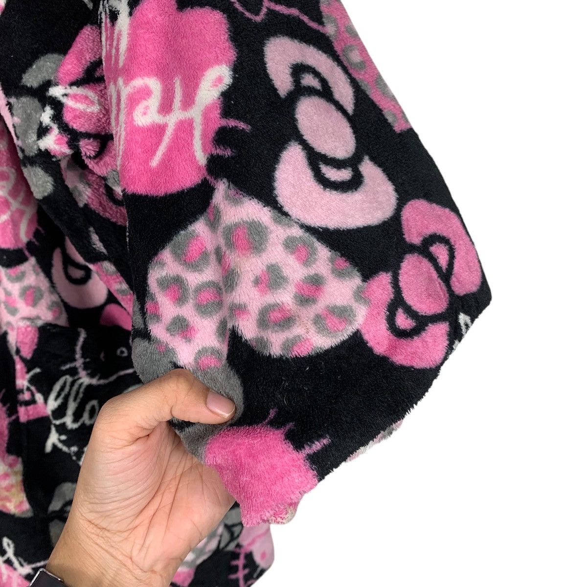 Japanese Brand Hello Kitty Fleece Fullprint Kimono Size L / US 10 / IT 46 - 13 Thumbnail