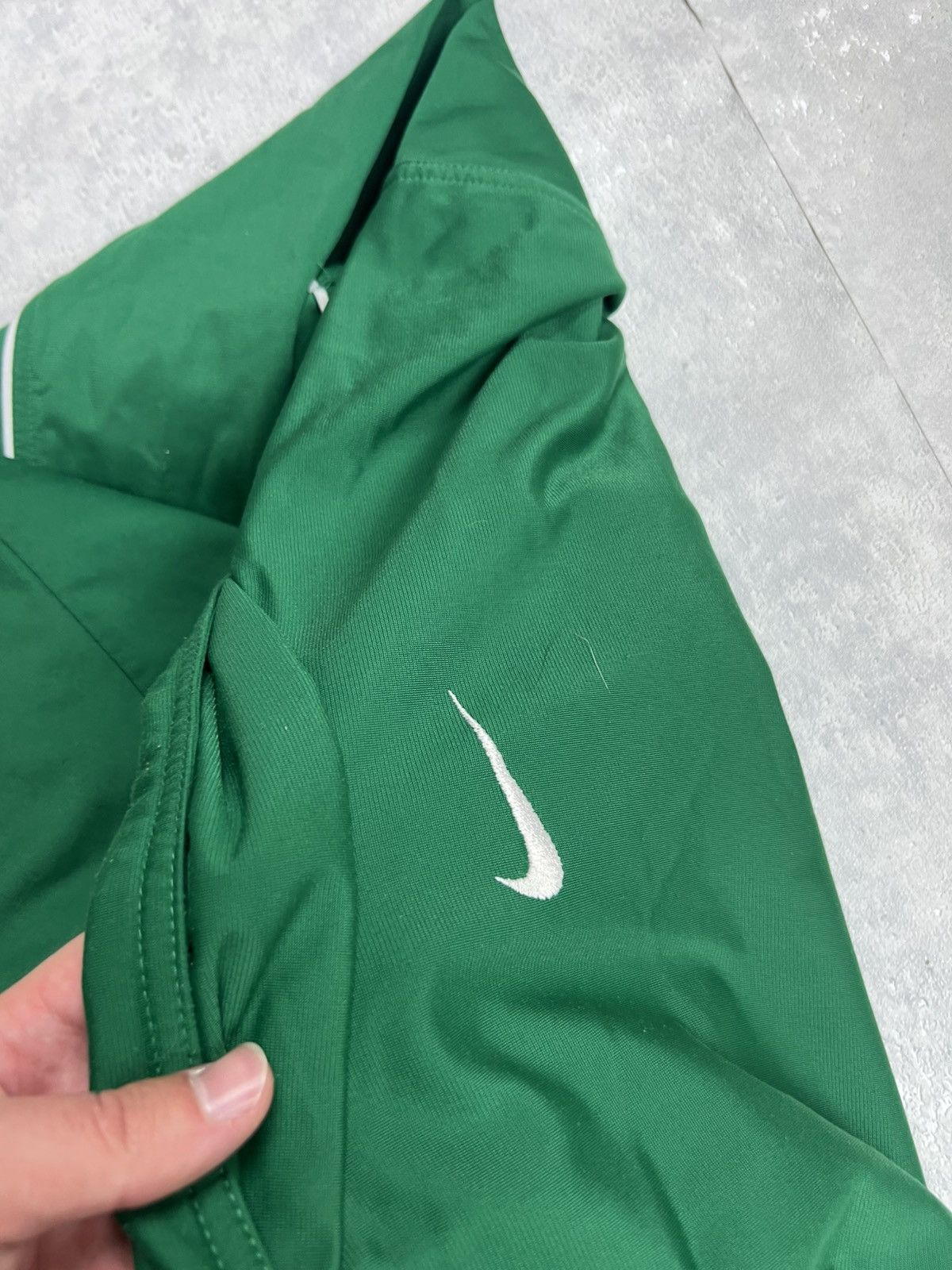 Nike 90s Nike Swoosh Vintage Y2K Oversized Retro Track Jacket Size US M / EU 48-50 / 2 - 8 Thumbnail