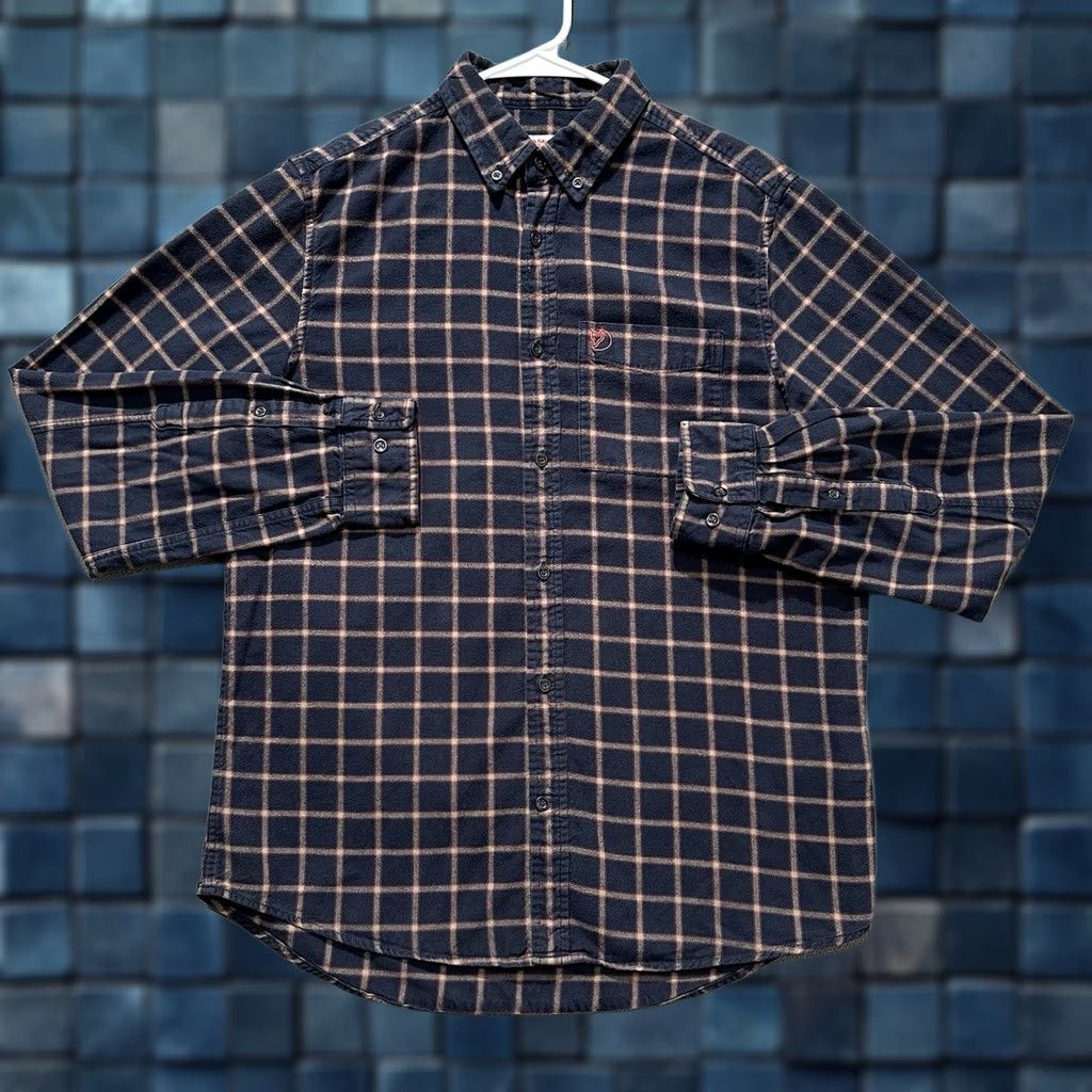 Vintage Fjallraven Shirt Medium Regular Fit Blue Plaid Button Down Flannel Mens Size US M / EU 48-50 / 2 - 1 Thumbnail