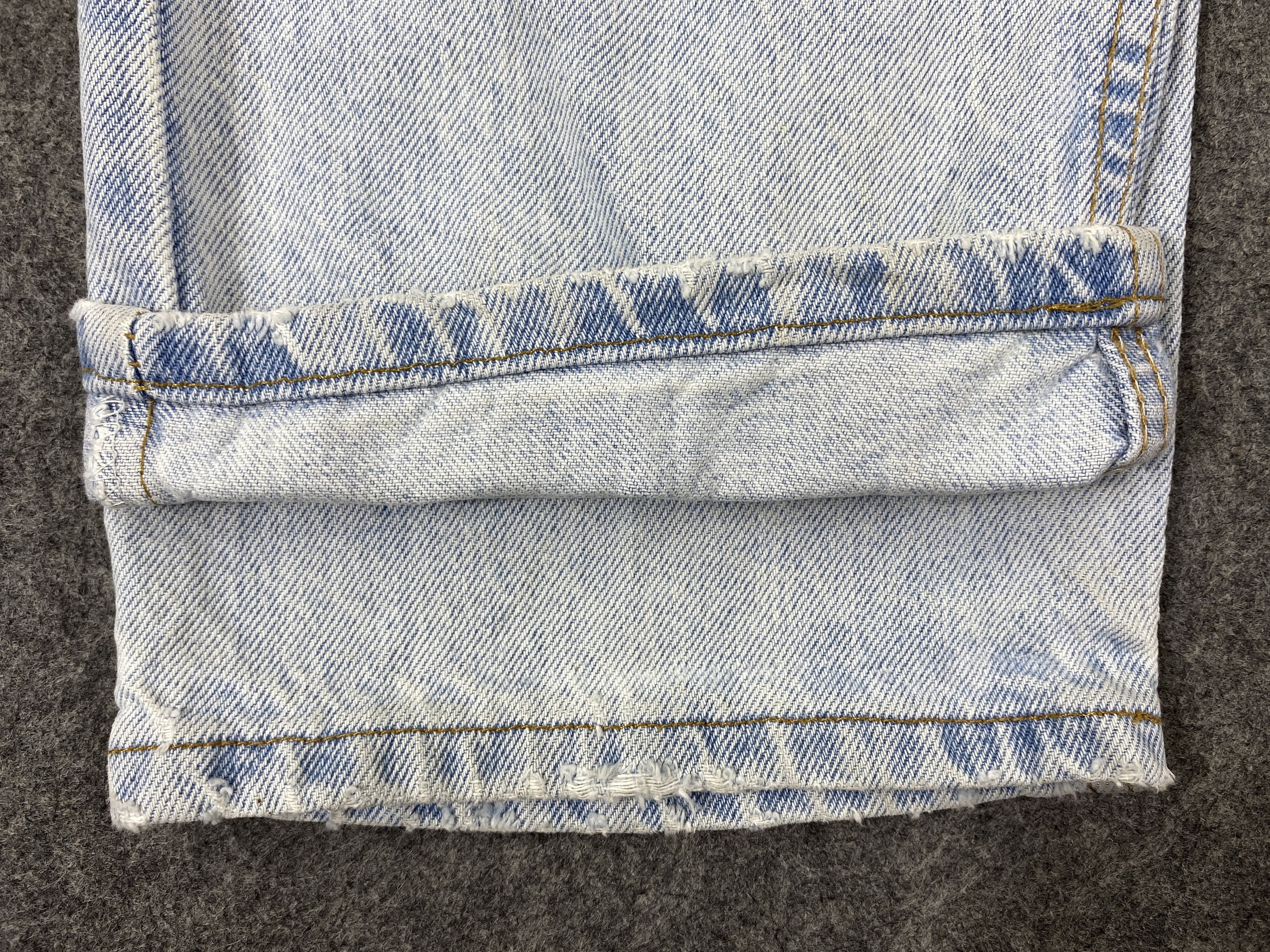 Levi's 90's Light Blue Wash Vintage Levi's 505 USA 39x30.5 -JN1719 Size US 39 - 10 Thumbnail