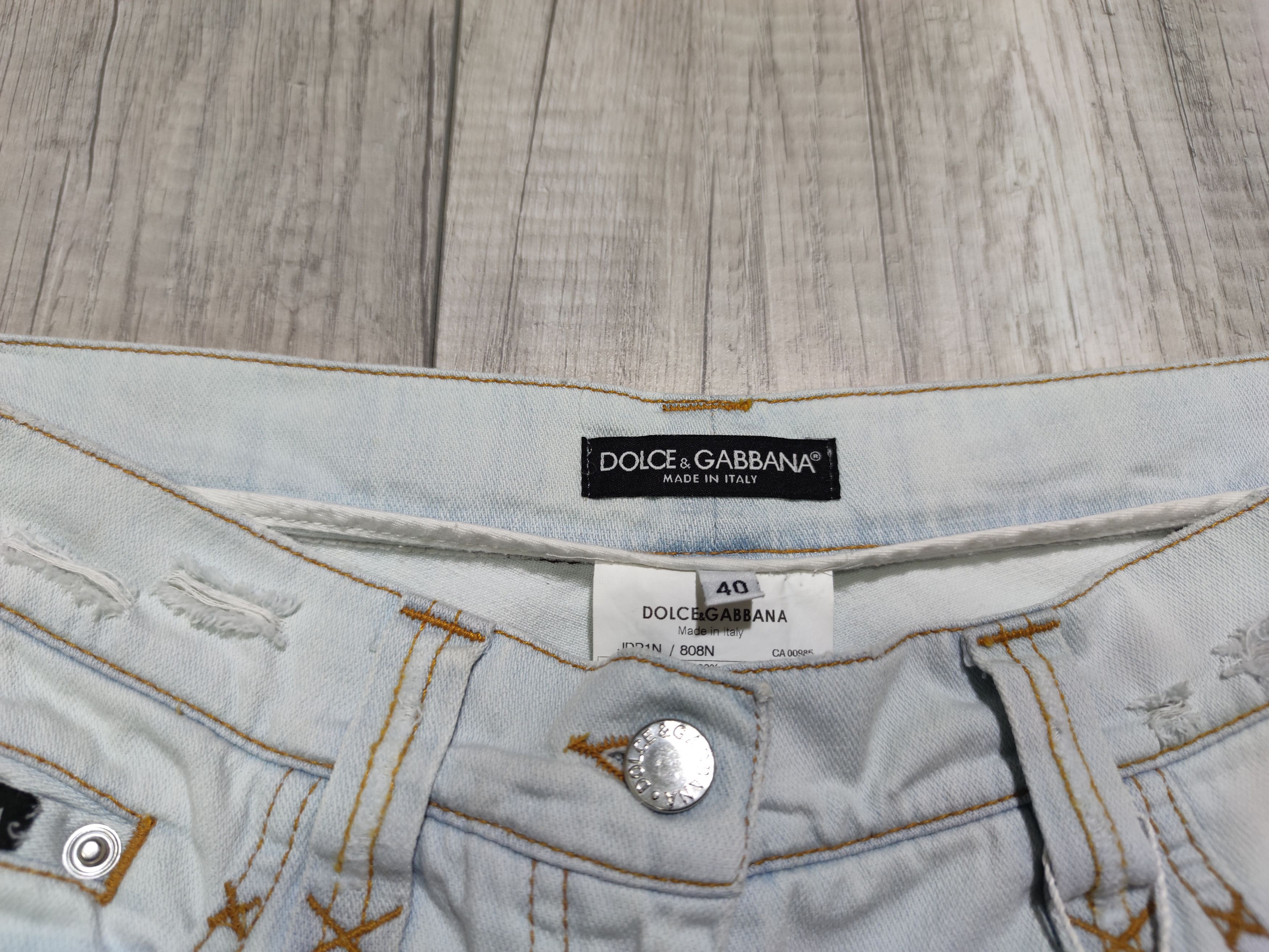 Dolce & Gabbana Vintage Dolce Gabbana Light Blue Distressed Jeans Size 27" / US 4 / IT 40 - 12 Thumbnail