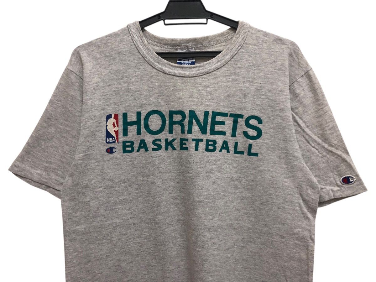 Champion × NBA × Vintage 90s 🔥 HORNETS BASKETBALL NBA MADE IN USA TEE Size US M / EU 48-50 / 2 - 3 Thumbnail