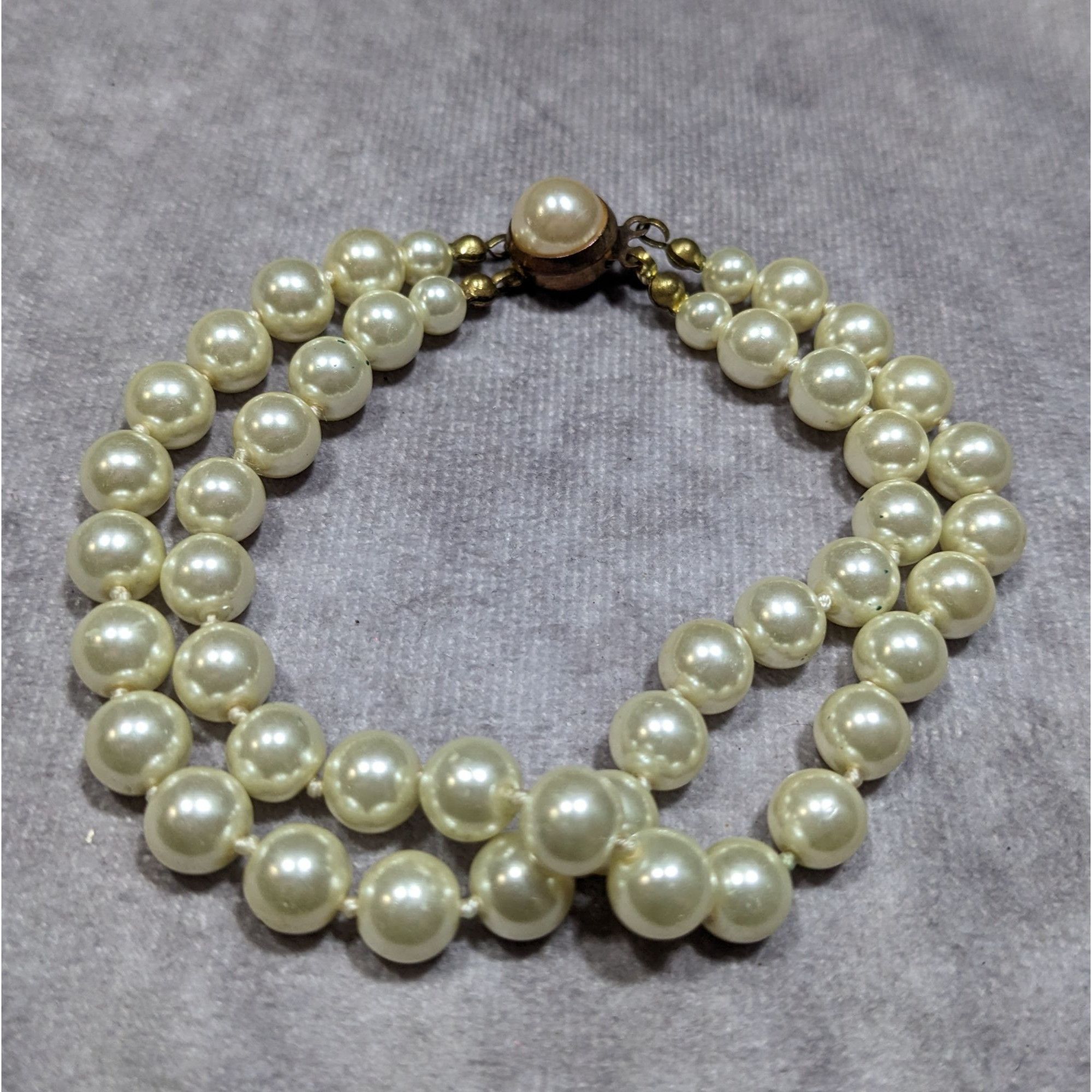 Other Vintage Elegant Glass Pearl Bracelet Double Strand With Box Size ONE SIZE - 7 Thumbnail