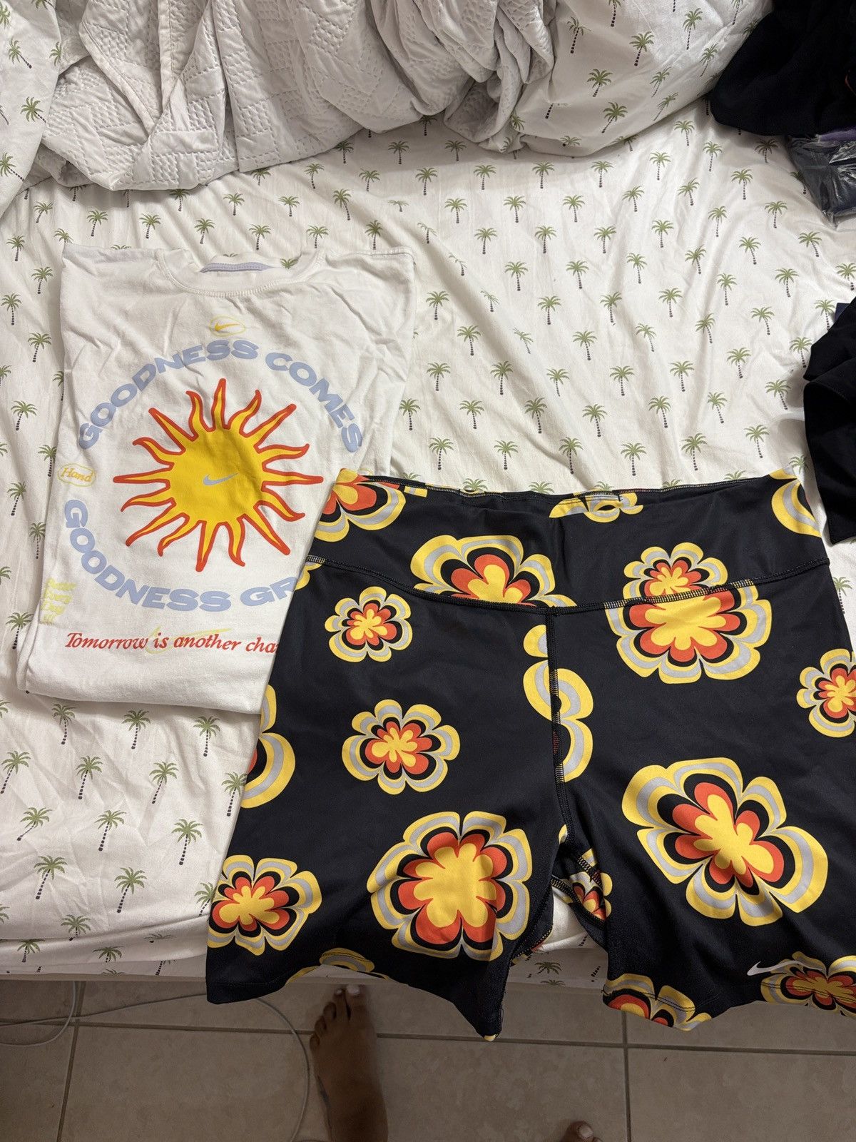 Nike Nike Top and Shorts Size XL / US 12-14 / IT 48-50 - 1 Thumbnail