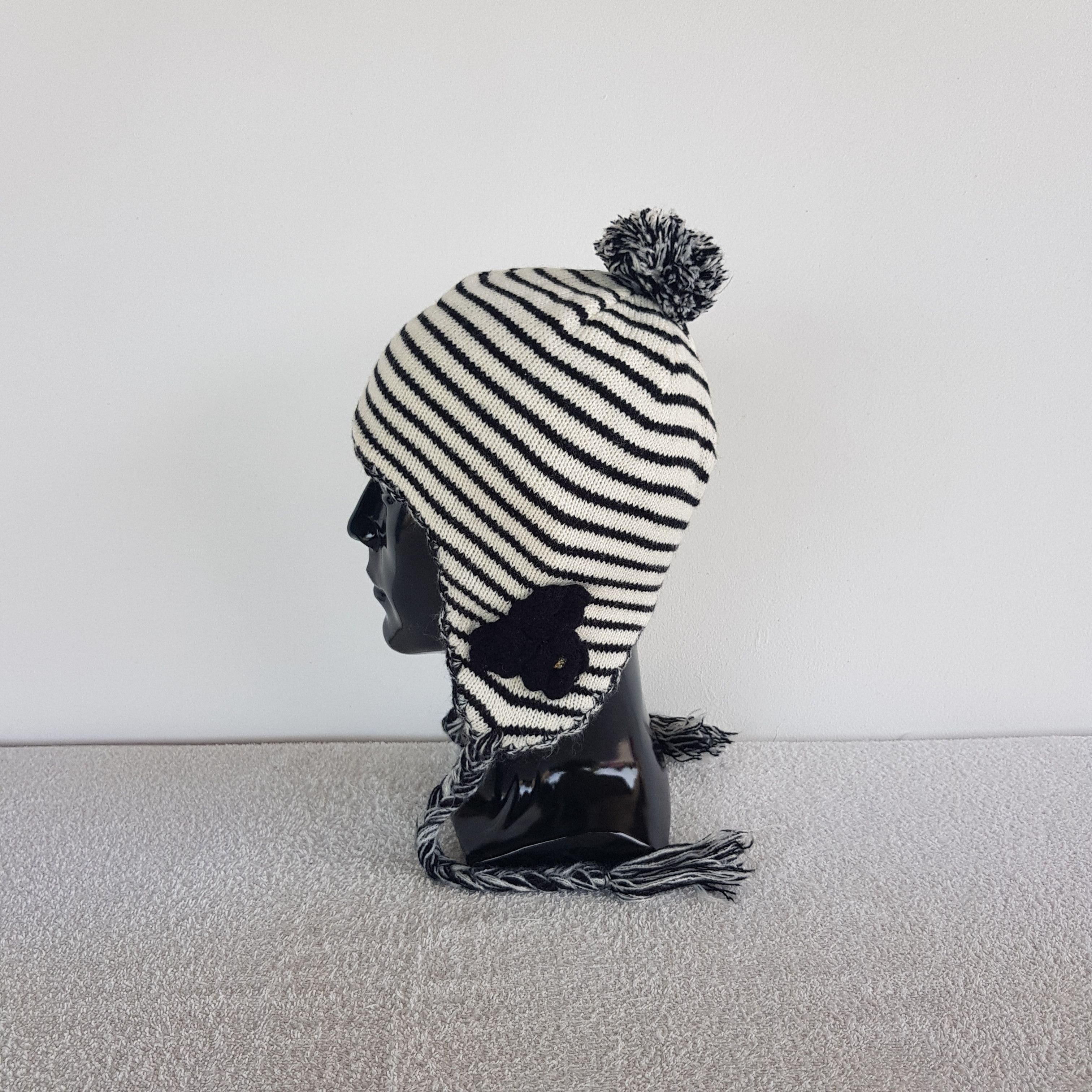 Aran Isles Knitwear Vintage Striped Earflap Beanie Ribbed Knit Snow Caps Hats. Size ONE SIZE - 4 Thumbnail