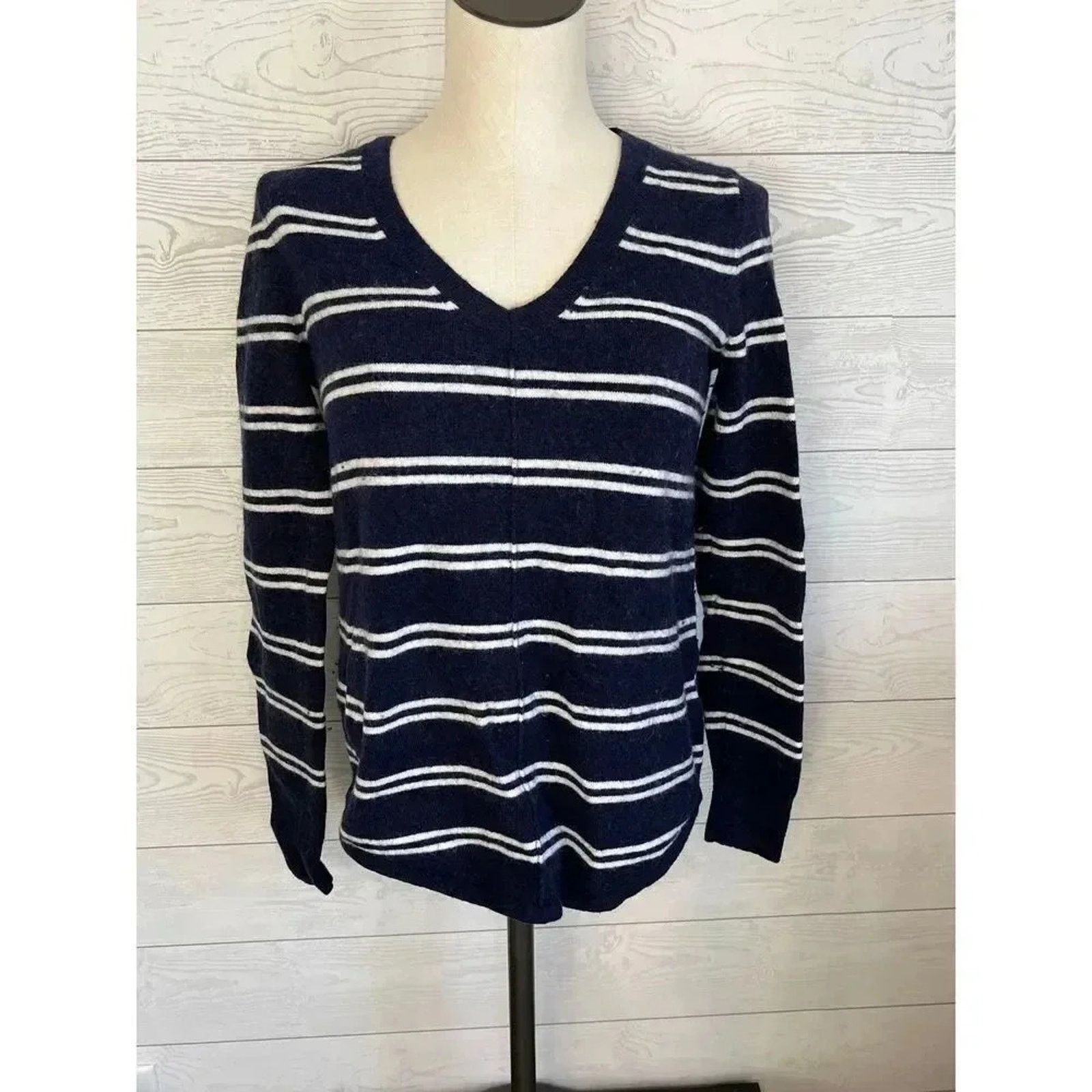 Gap GAP Navy striped v-neck long sleeve sweater, Size Small Size S / US 4 / IT 40 - 5 Thumbnail