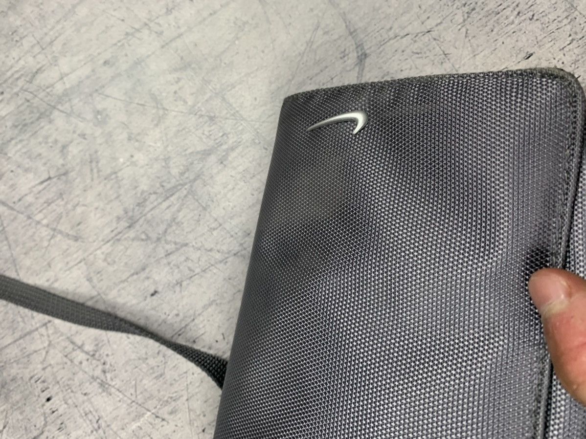 Nike Vintage Hype Nike Swoosh Shoulder Bag Metal Logo Size ONE SIZE - 8 Thumbnail