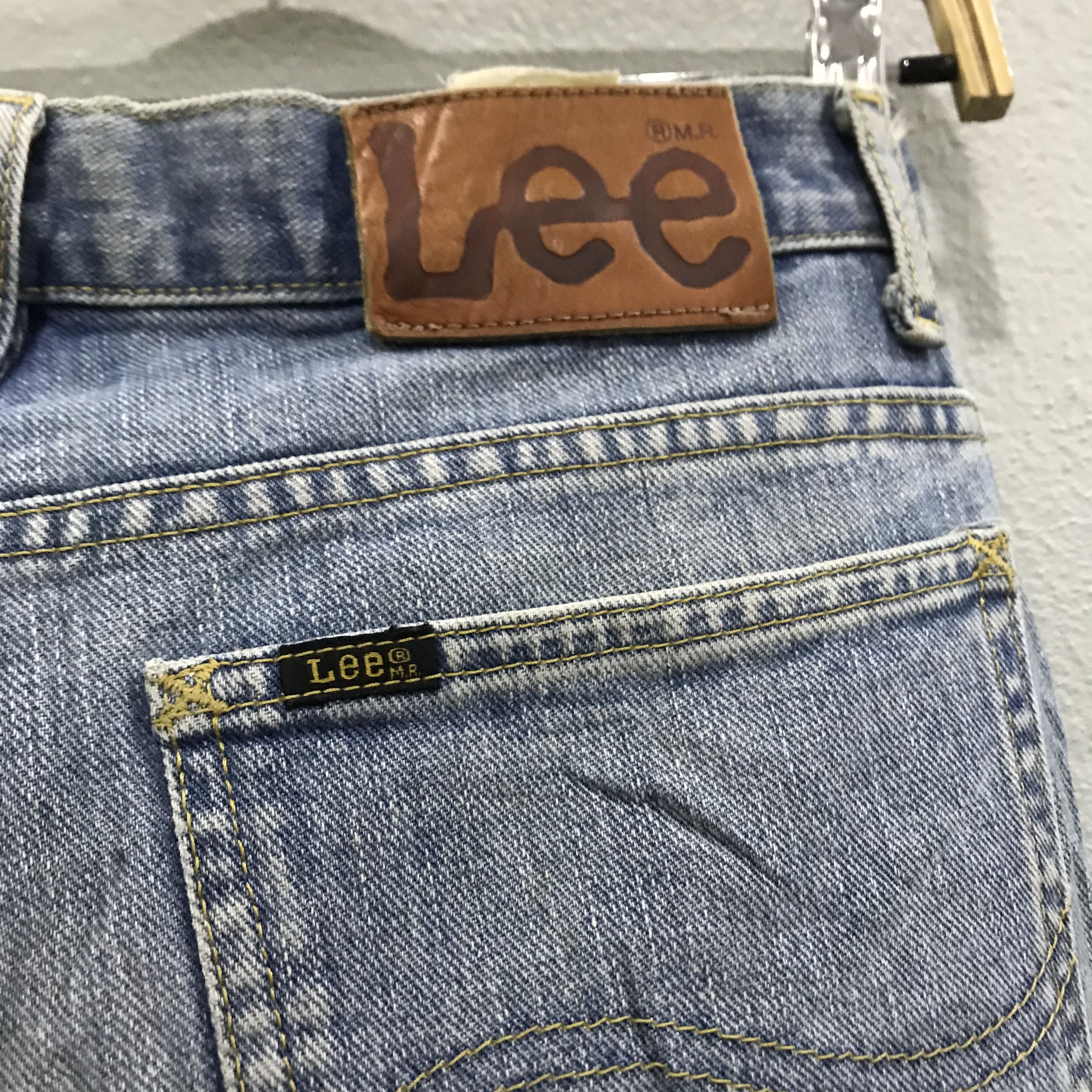 Lee Vintage 90s Lee Light Wash Jeans High Rise Straight Leg Size US 29 - 10 Thumbnail