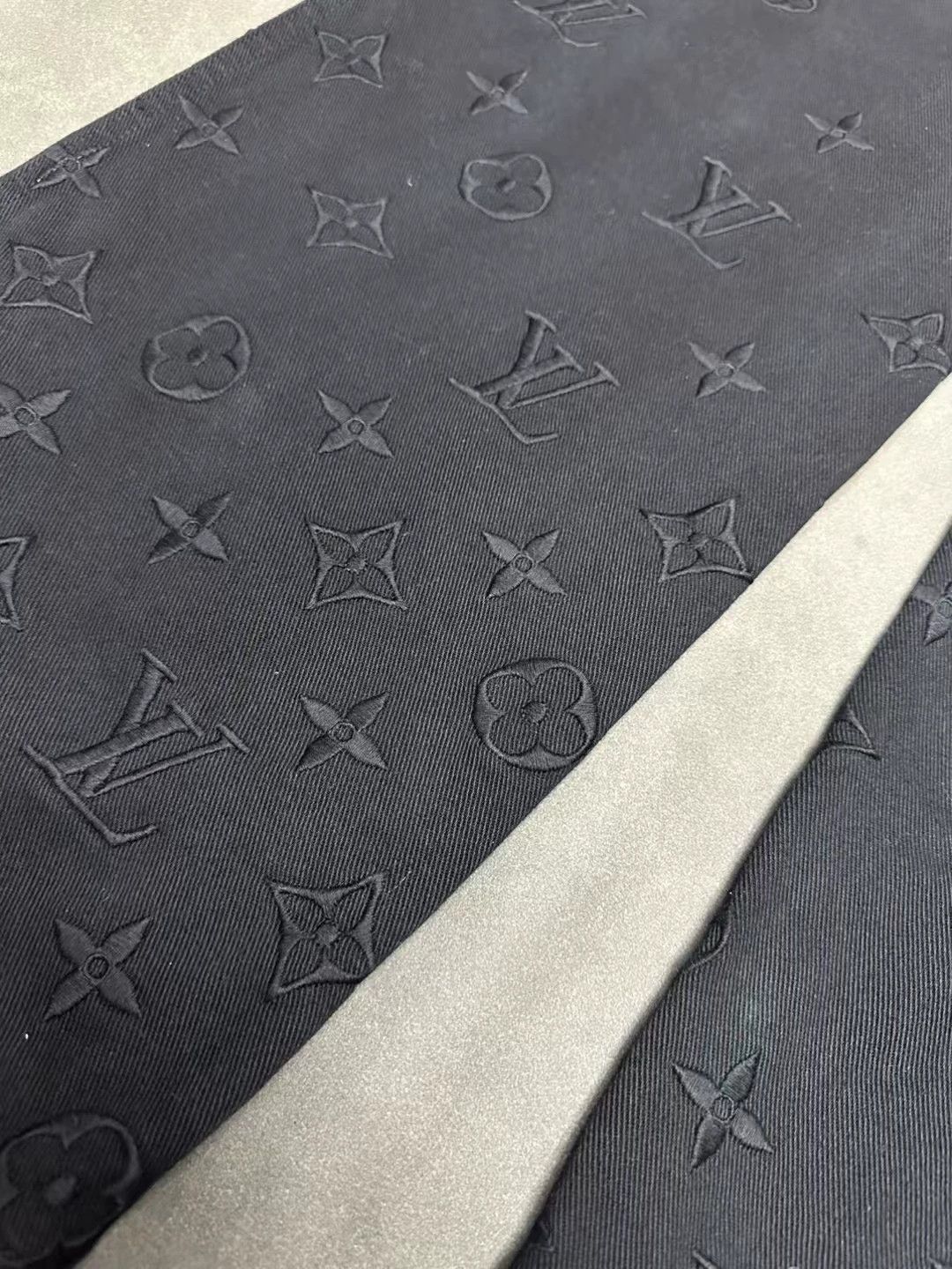 Louis Vuitton LV gradient logo embroidery flame straight jeans 32 new Size US 32 / EU 48 - 4 Thumbnail
