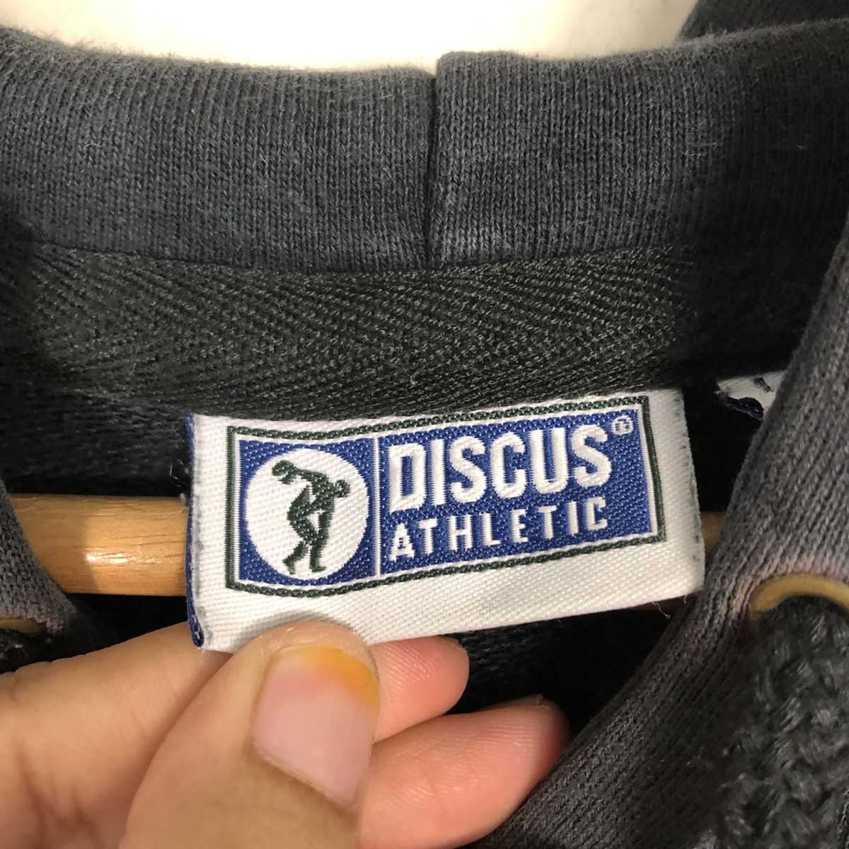 Vintage 📌Vintage Sweatshirt Hoodie Discus Athletic St Paul Hills Size US L / EU 52-54 / 3 - 18 Thumbnail