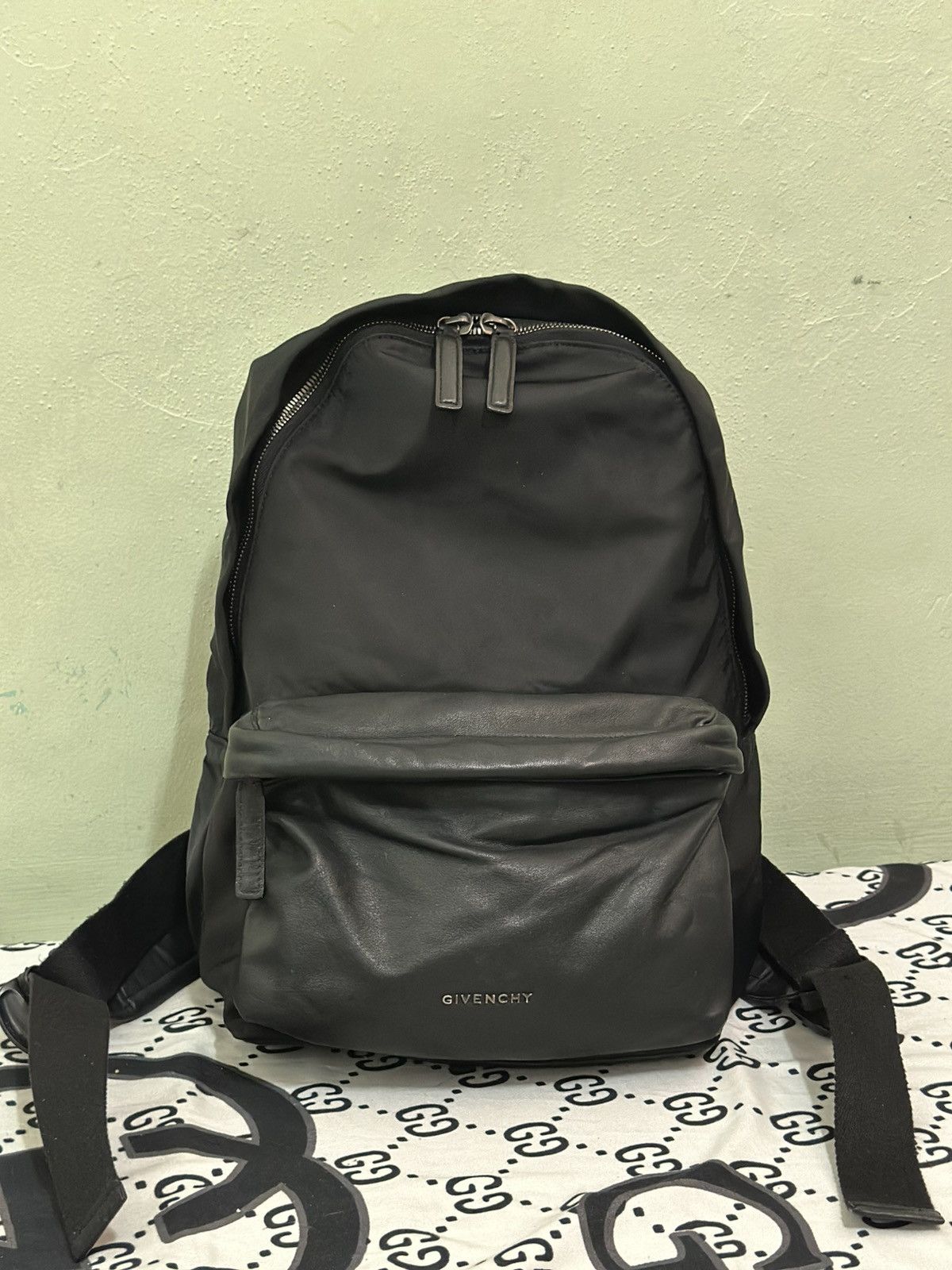 GIVENCHY リュック ジバンシー スタッズ Jerry Lorenzo GIVENCHY リュック ジバンシー スタッズ Jerry Lorenzo GIVENCHY
